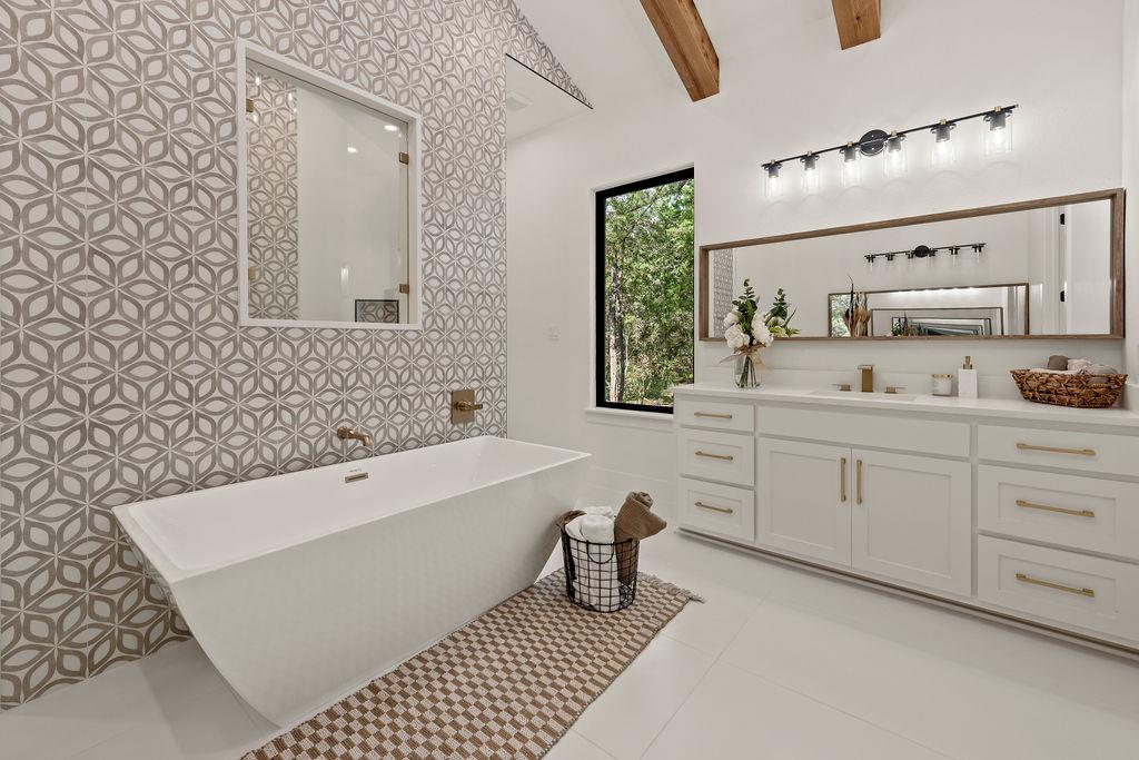 226 Bobby Clark Dr, Canyon Lake, TX 78133