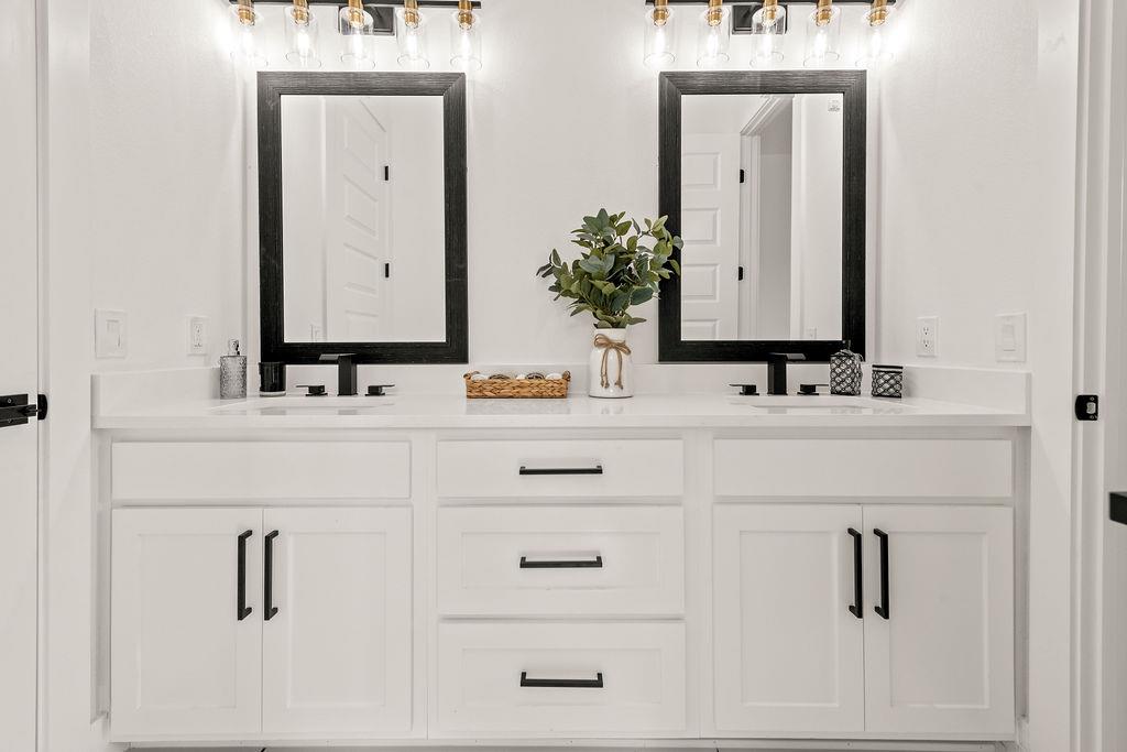 226 Bobby Clark Dr, Canyon Lake, TX 78133