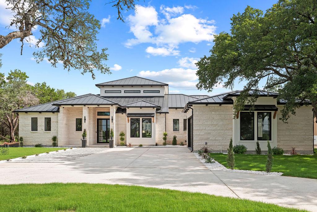 226 Bobby Clark Dr, Canyon Lake, TX 78133