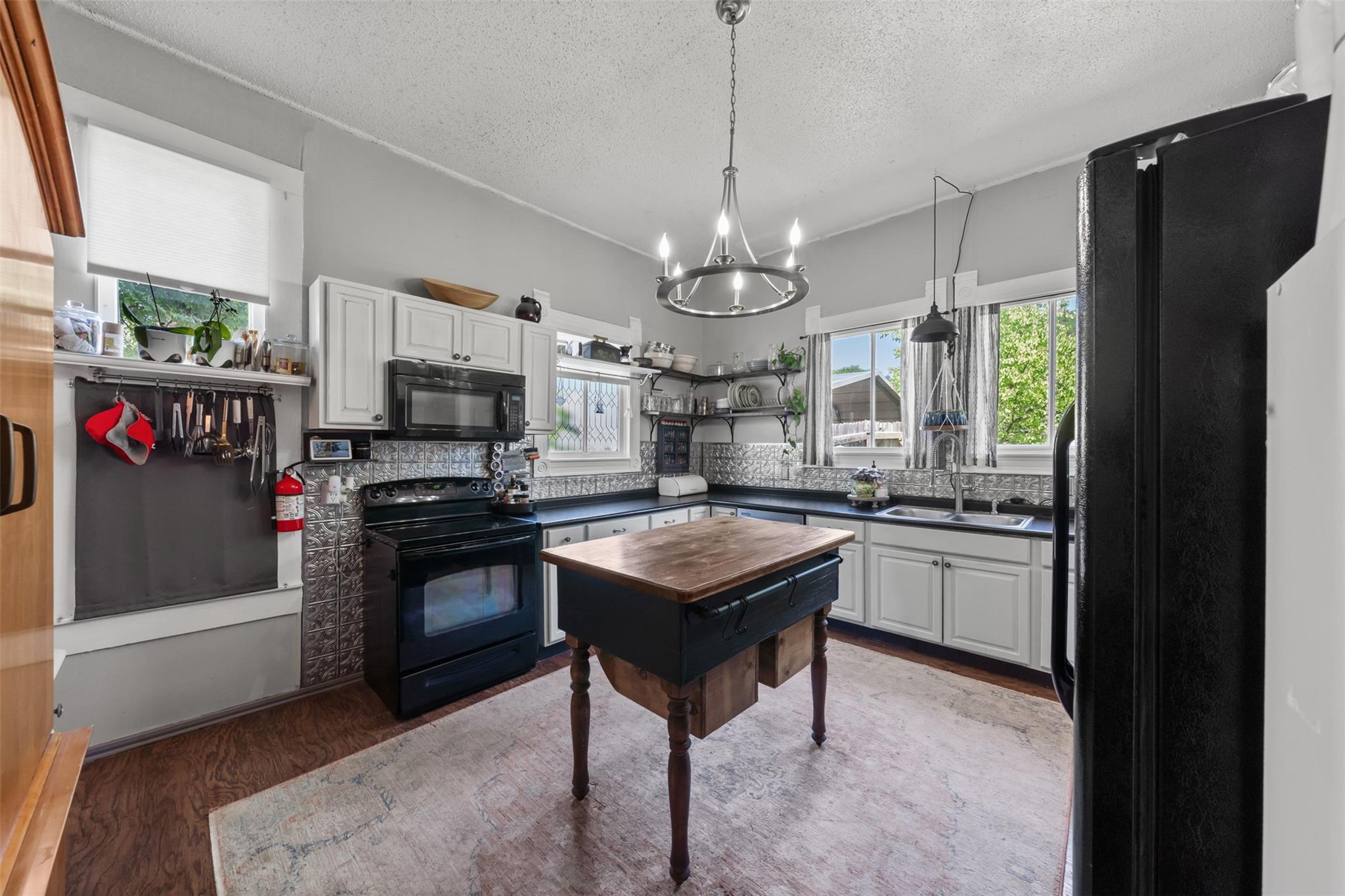 404 E 9th Ave, Belton, TX 76513