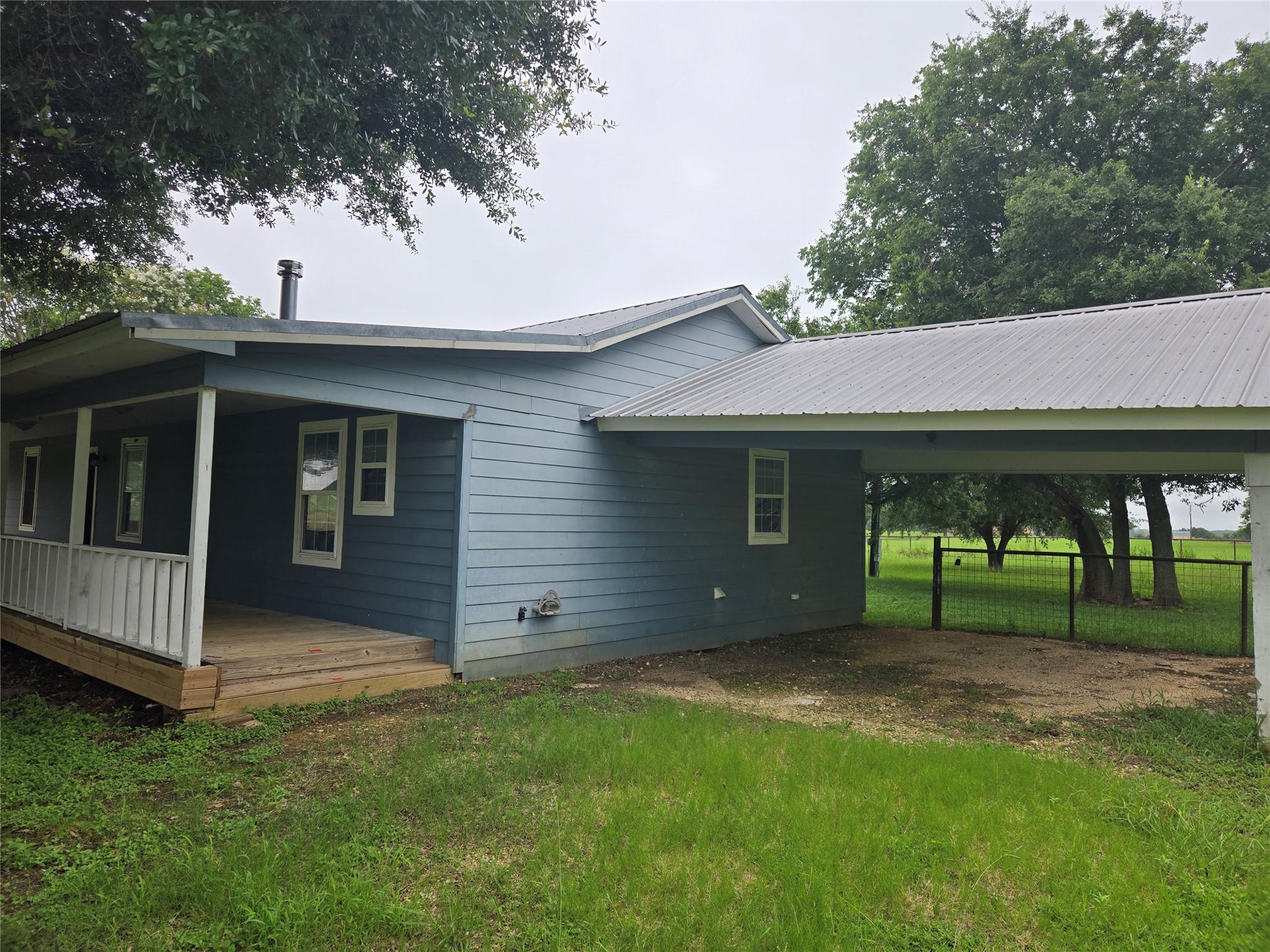 3242 E Fm 696, Lexington, TX 78947