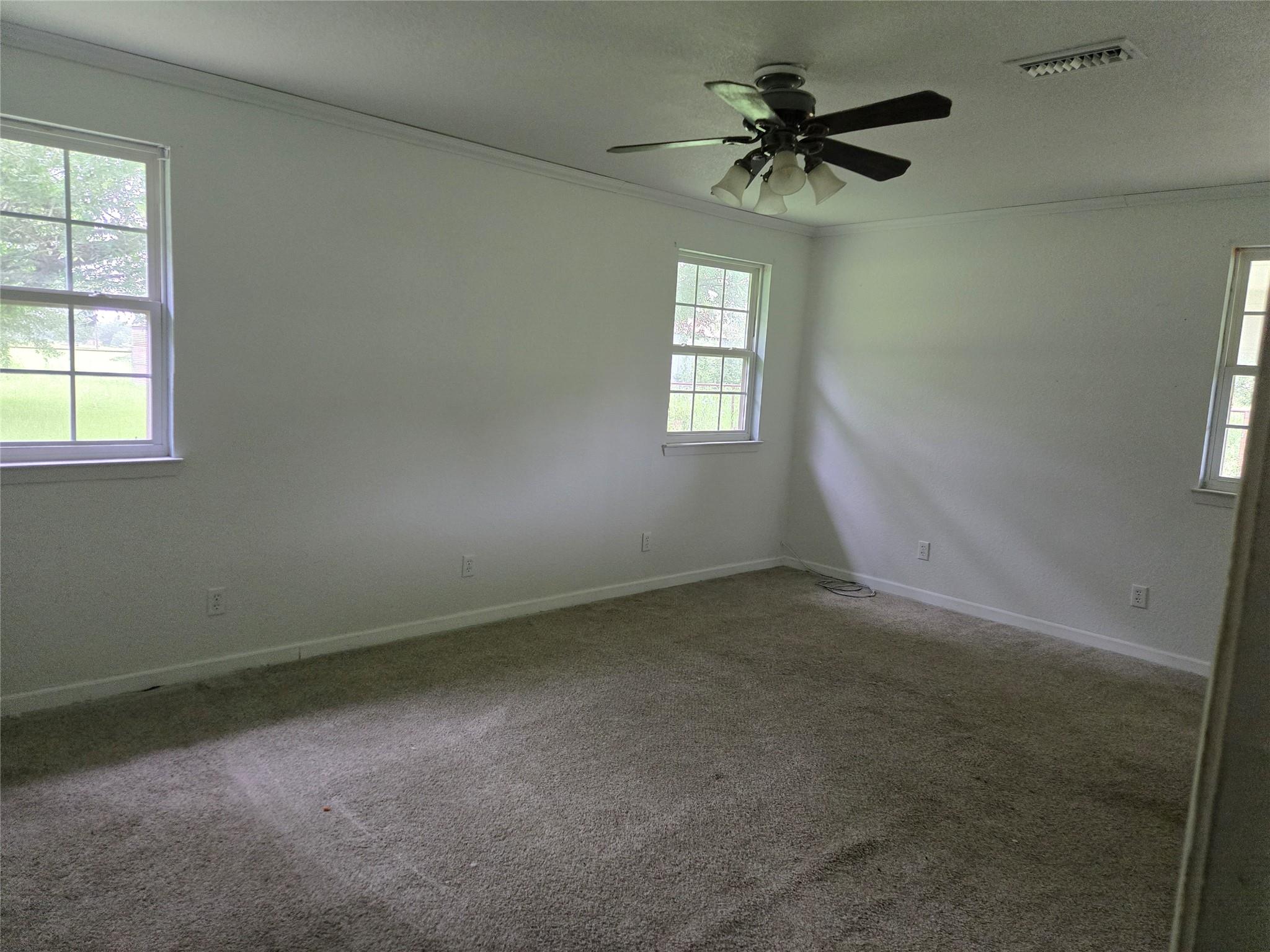 3242 E Fm 696, Lexington, TX 78947