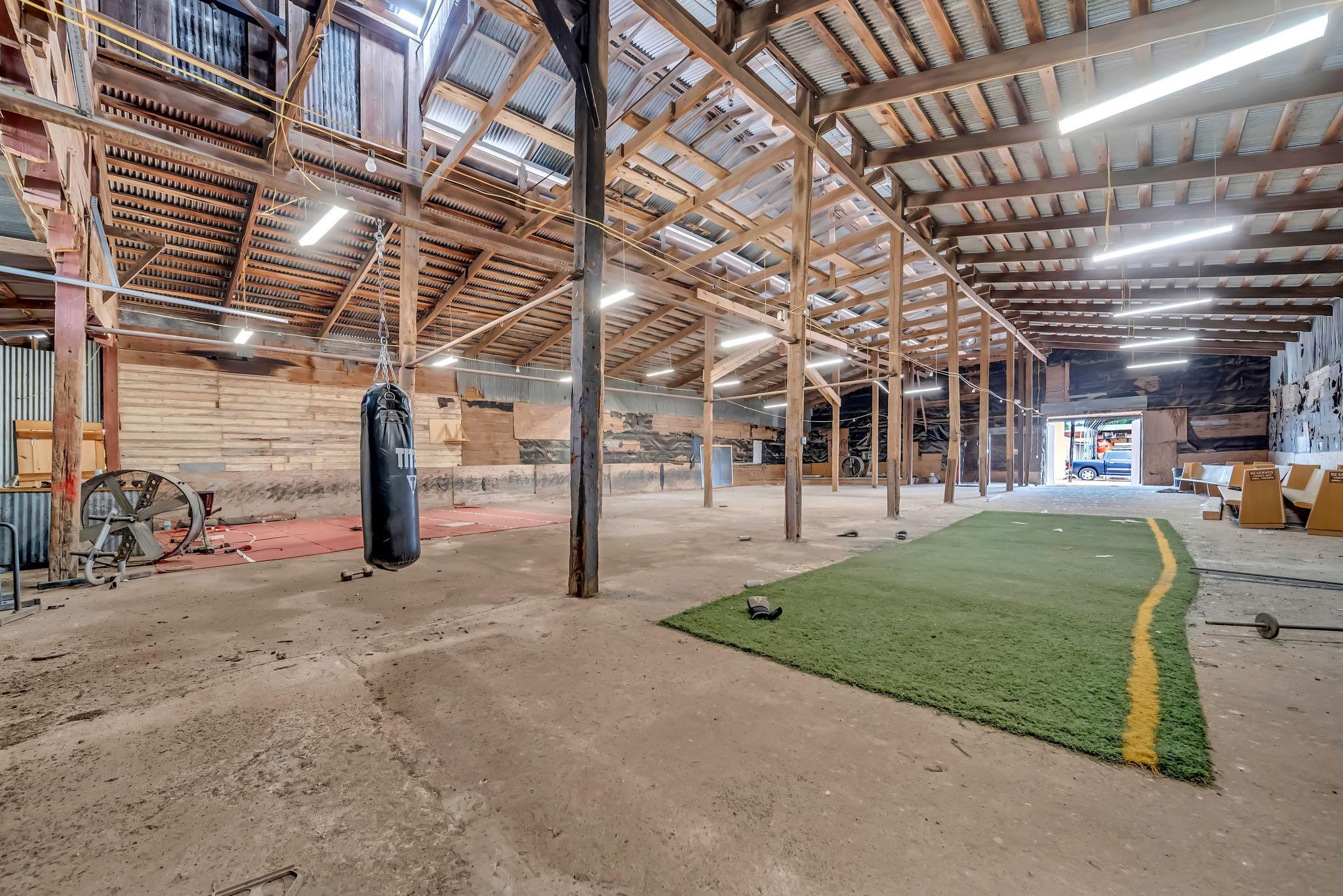 136 S Caldwell-B St, Giddings, TX 78942