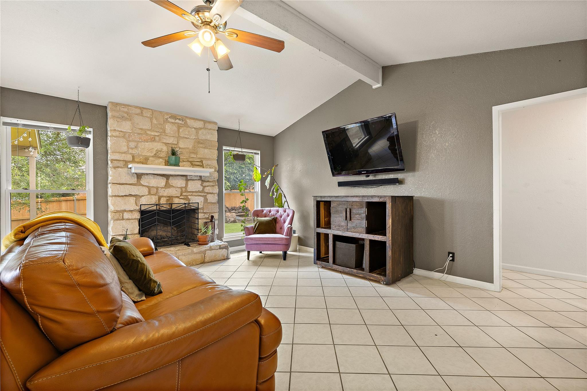 809 Windsor Rd, Round Rock, TX 78664