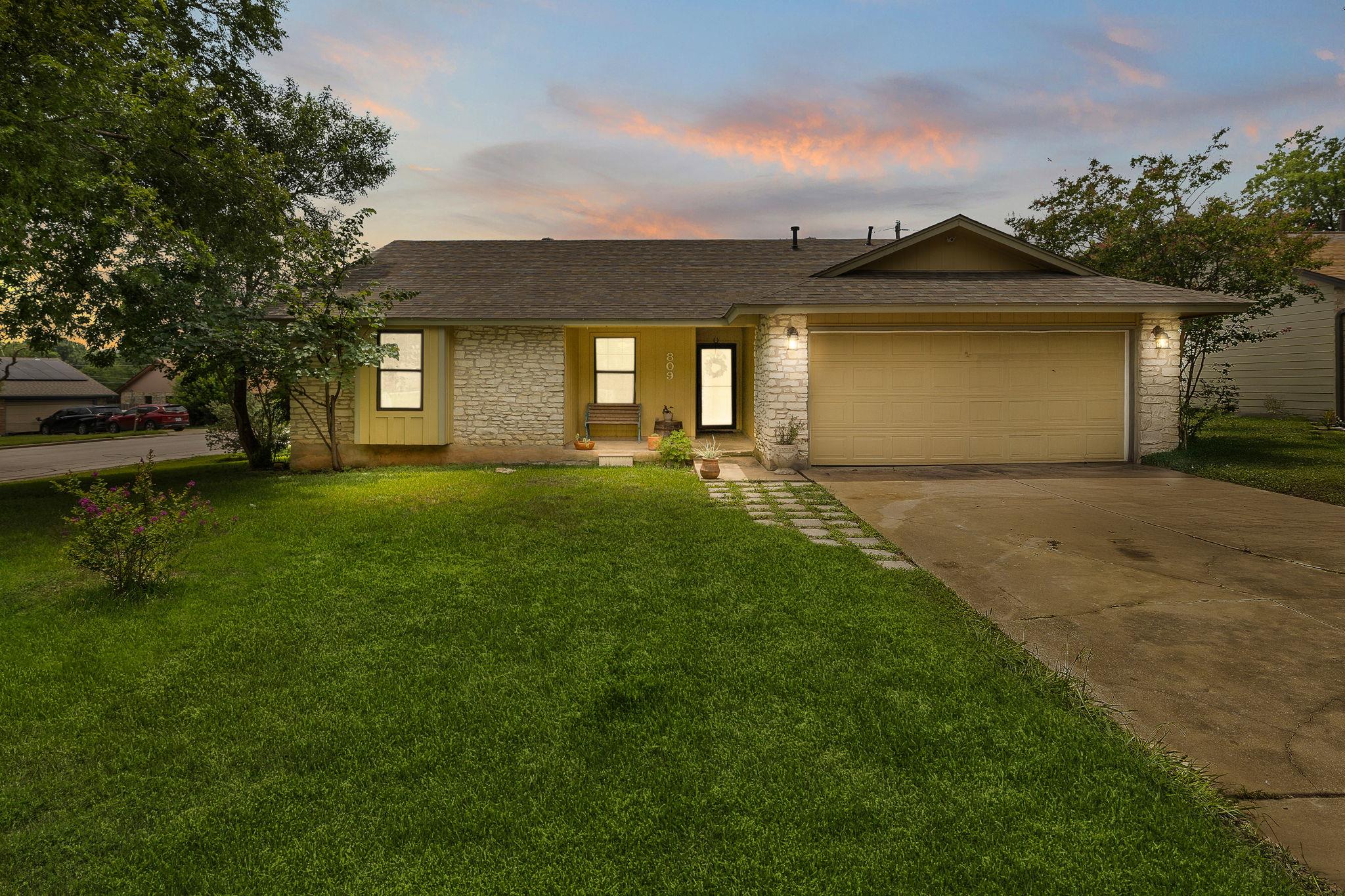 809 Windsor Rd, Round Rock, TX 78664