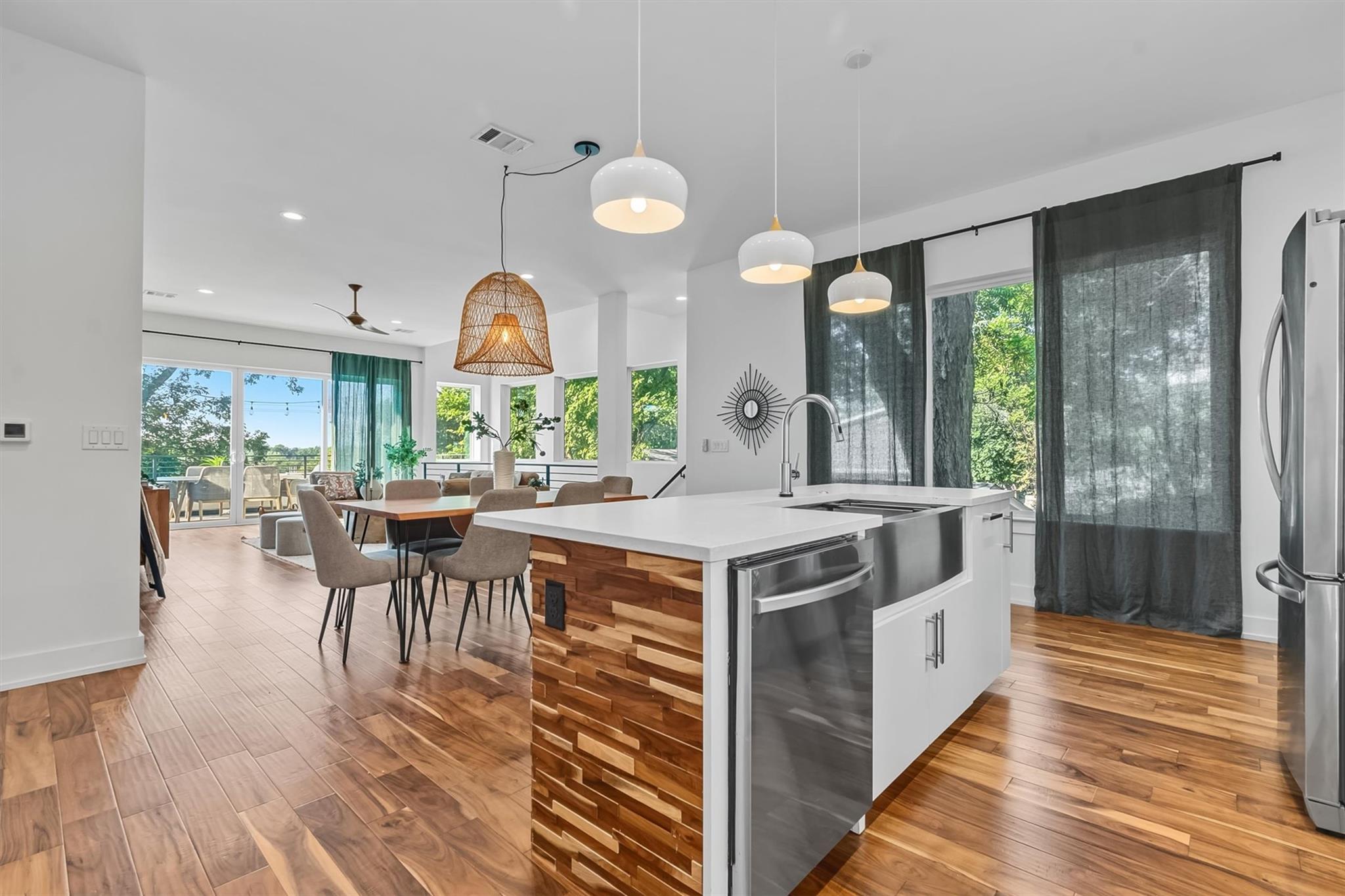 2712 Oak Springs Dr # A, Austin, TX 78702