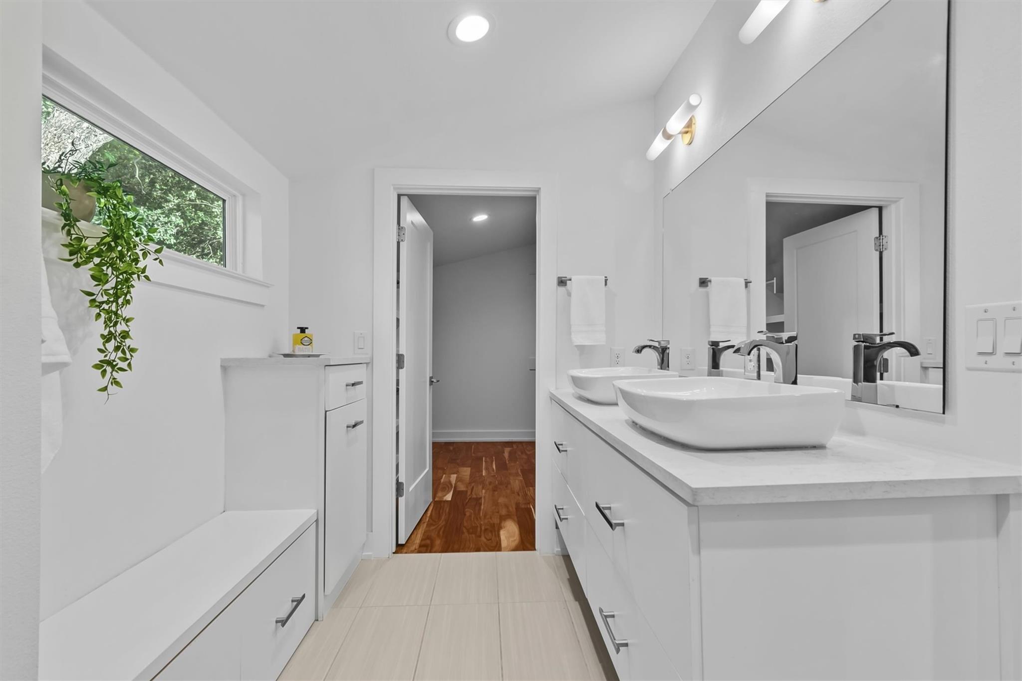 2712 Oak Springs Dr # A, Austin, TX 78702