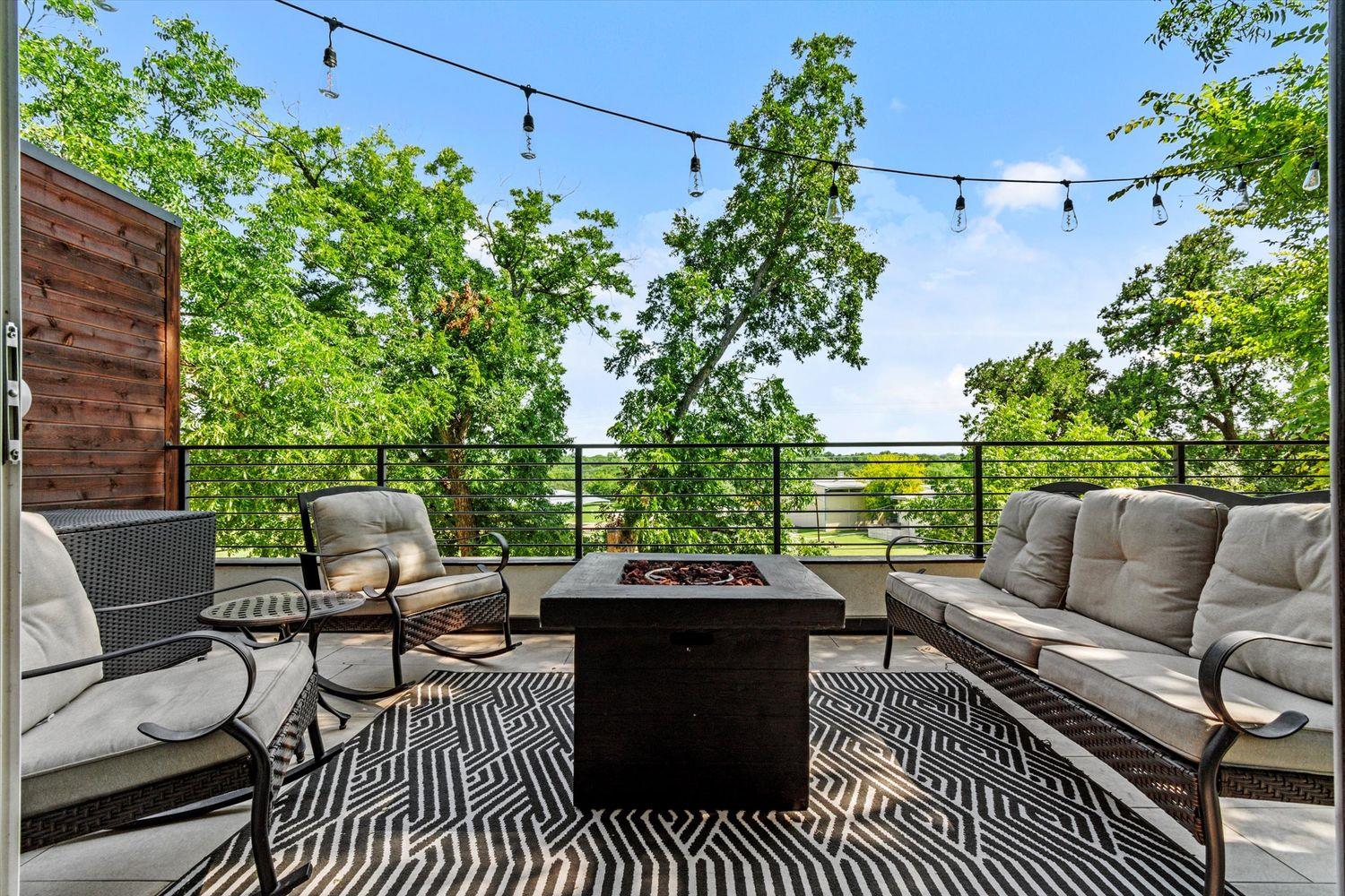 2712 Oak Springs Dr # A, Austin, TX 78702