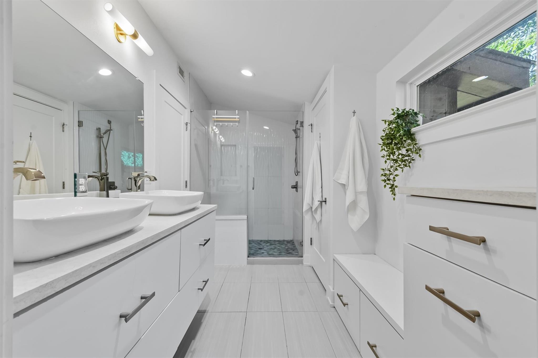 2712 Oak Springs Dr # A, Austin, TX 78702