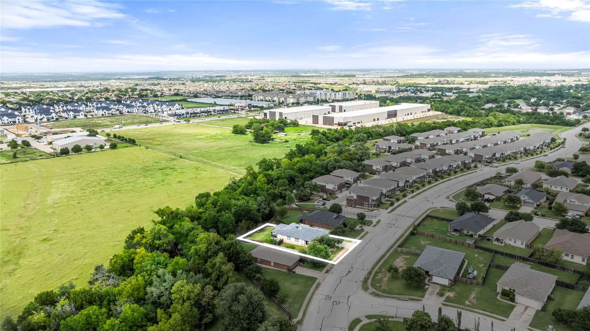 809 W South St, Leander, TX 78641