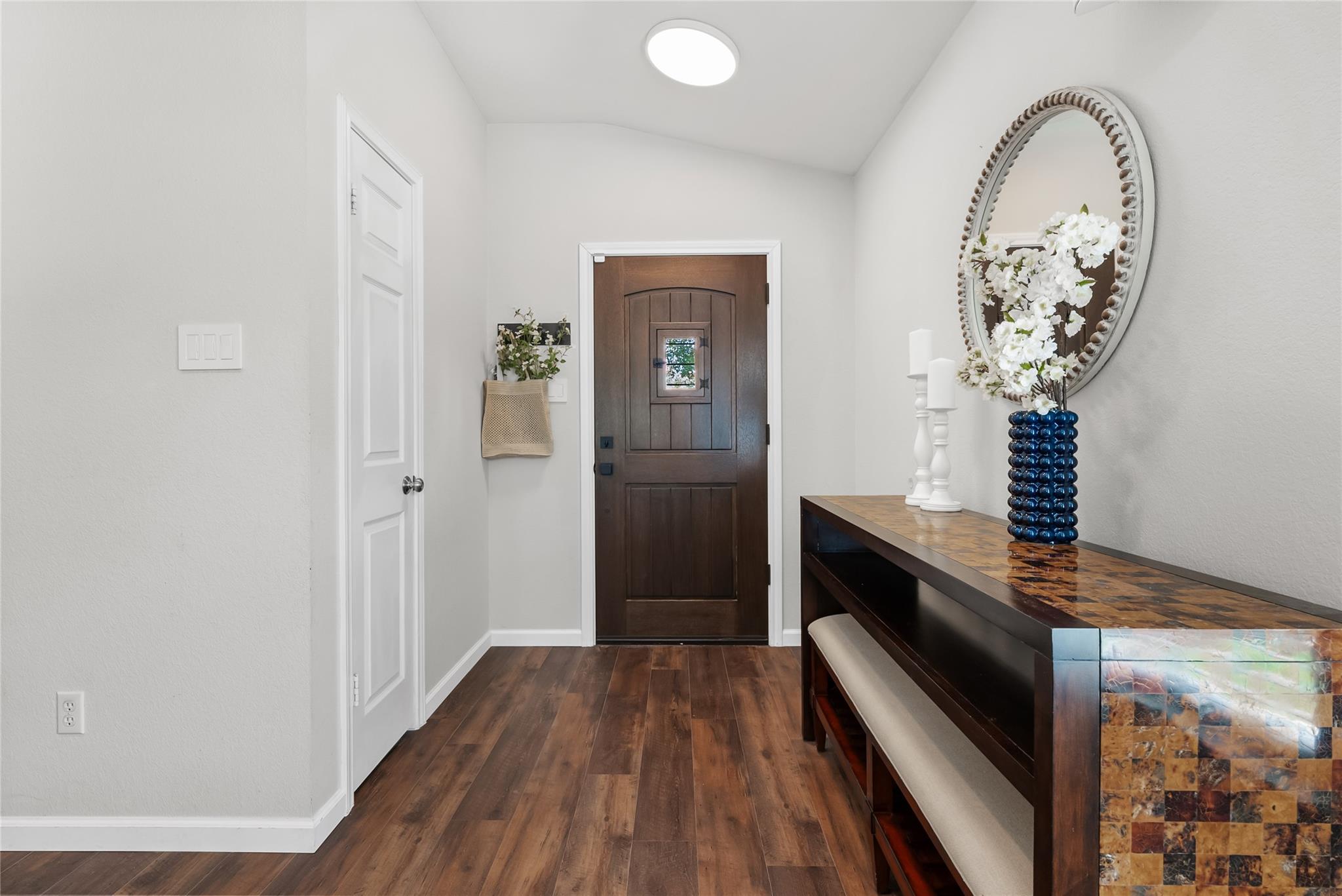 809 W South St, Leander, TX 78641