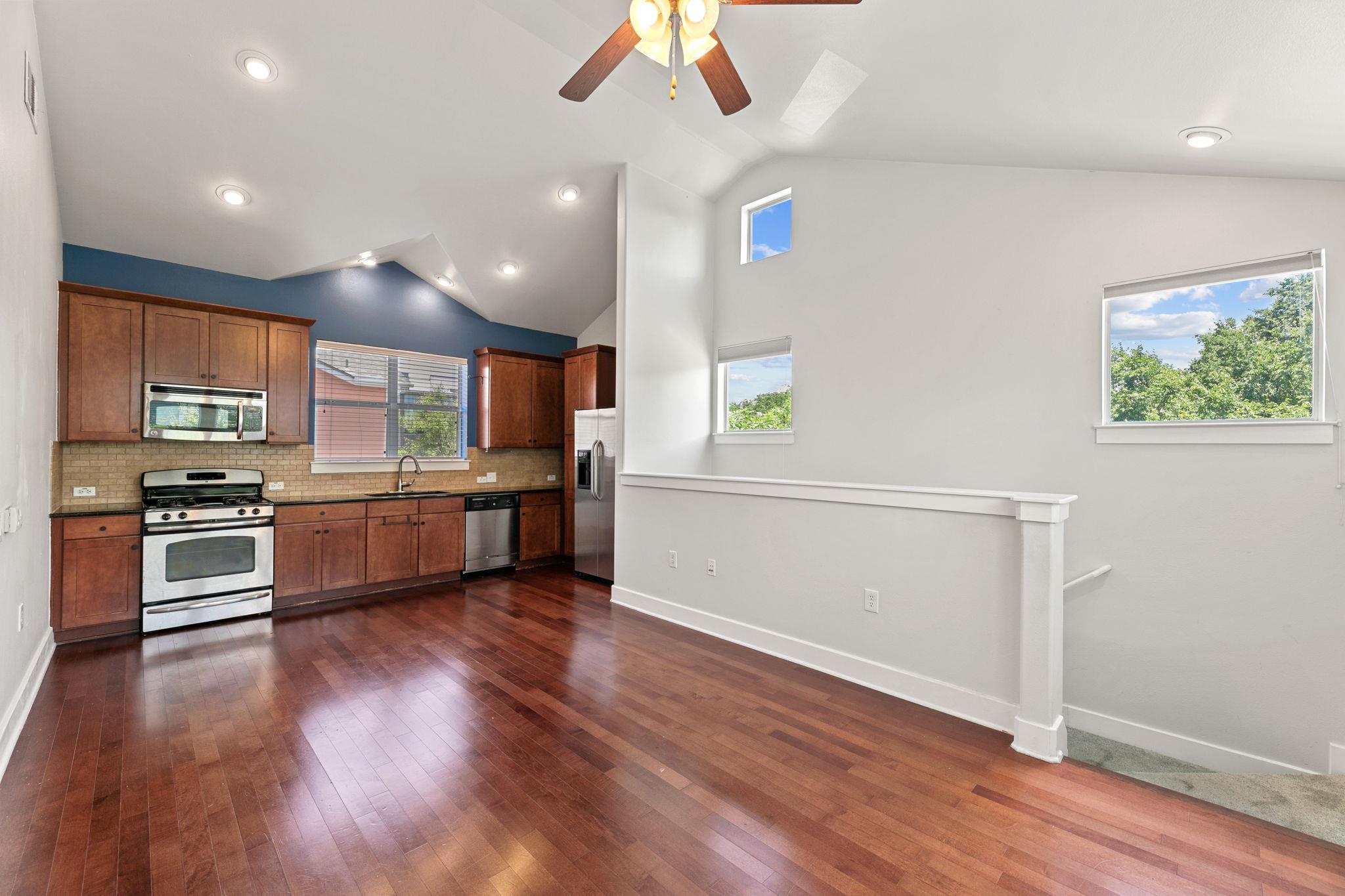 1601 Miriam Ave # 216, Austin, TX 78702