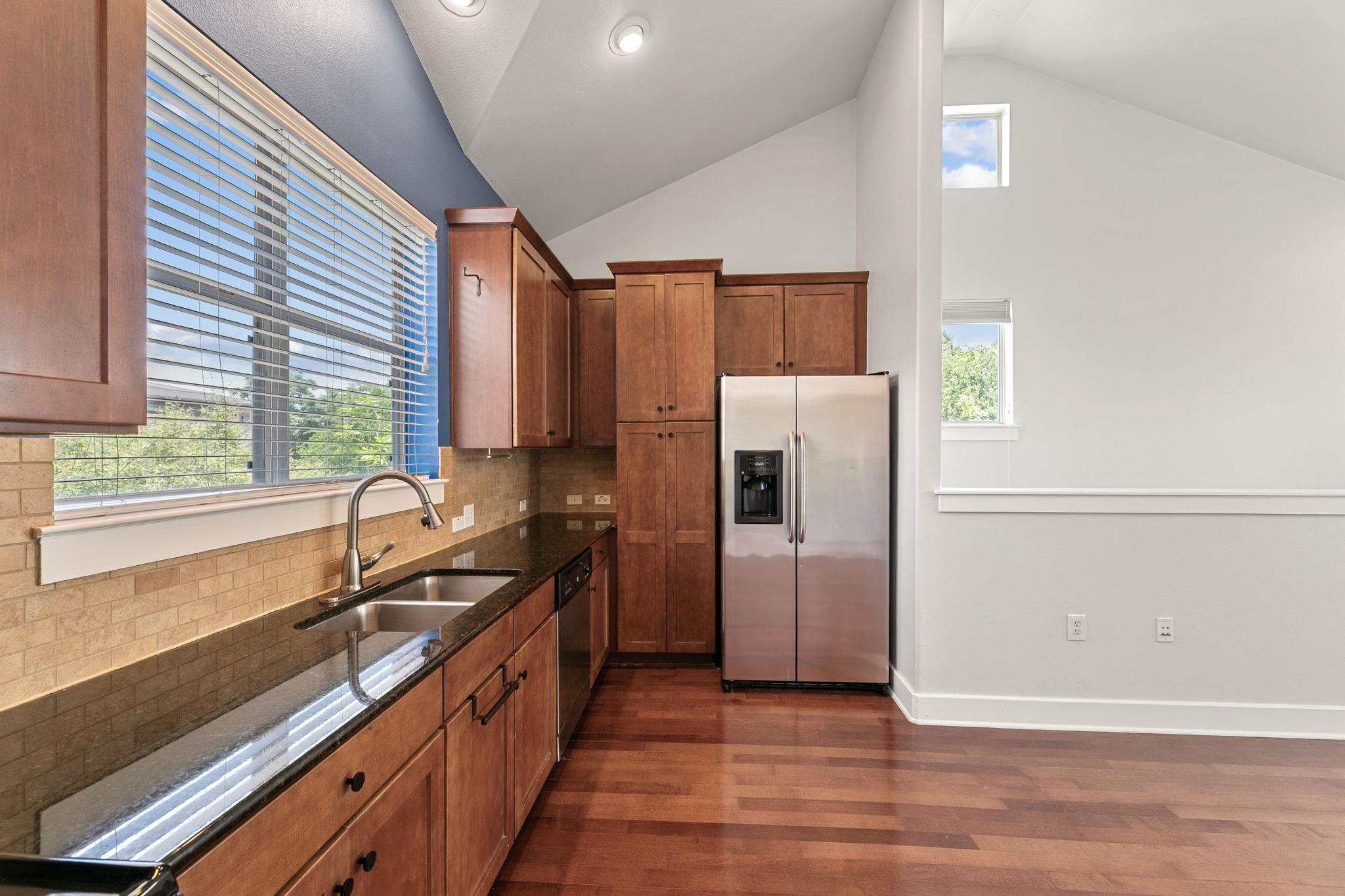 1601 Miriam Ave # 216, Austin, TX 78702