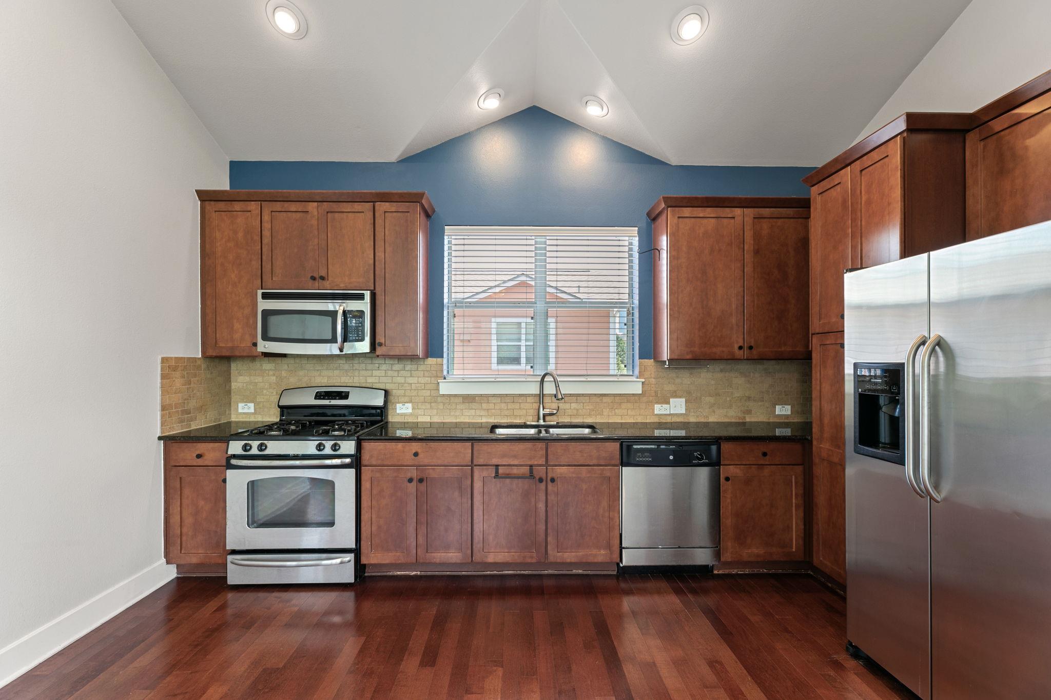 1601 Miriam Ave # 216, Austin, TX 78702
