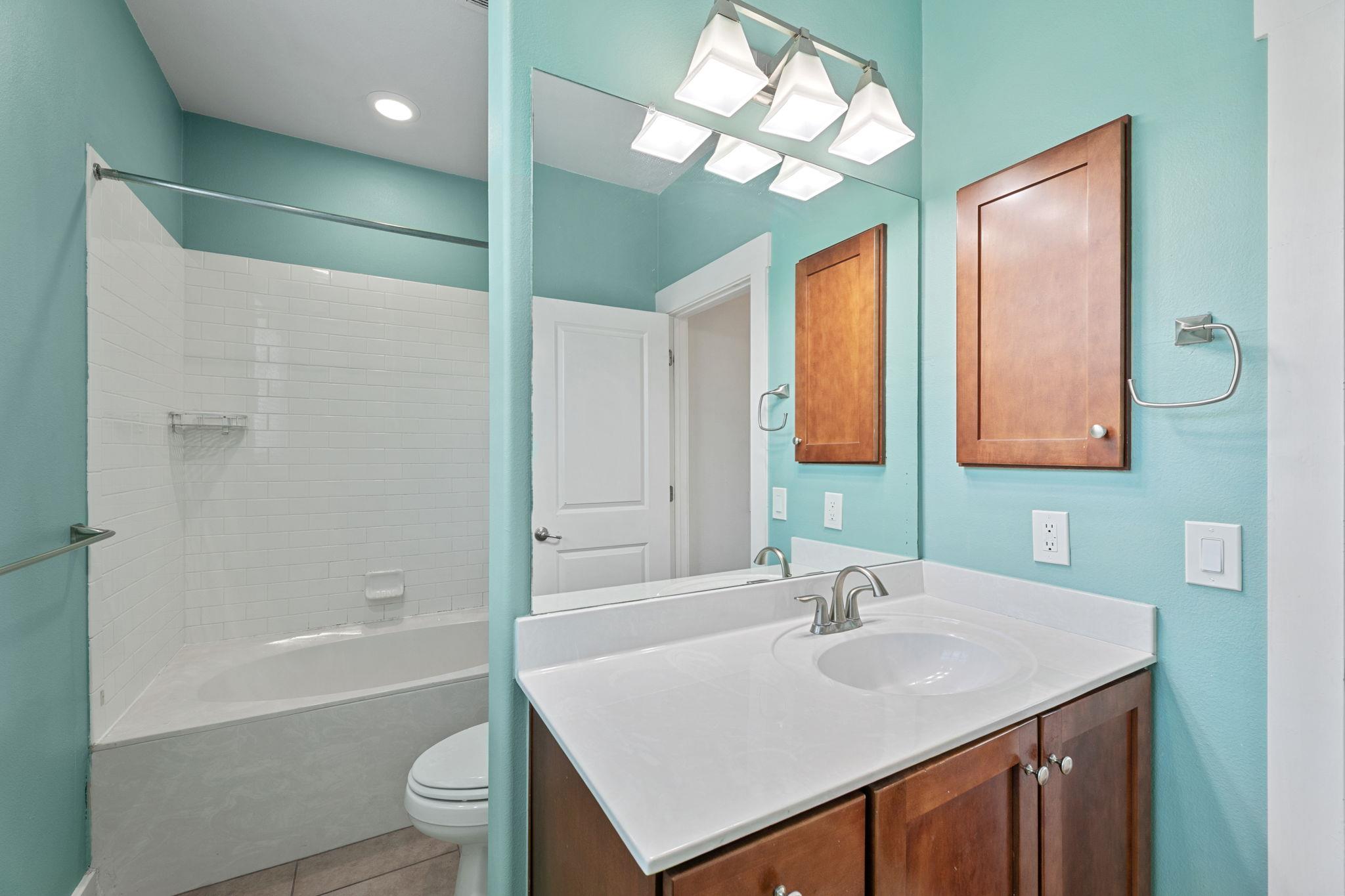 1601 Miriam Ave # 216, Austin, TX 78702