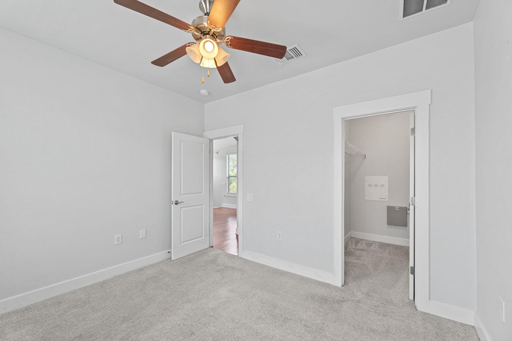 1601 Miriam Ave # 216, Austin, TX 78702
