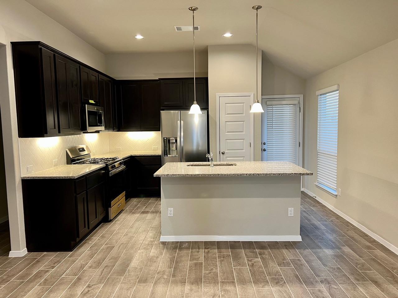 200 Living Reef Dr, Maxwell, TX 78656