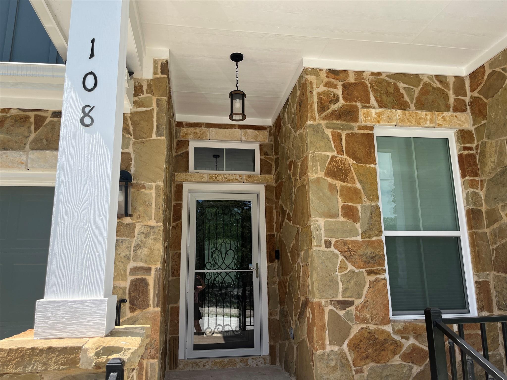 108 W Keamuku Ct, Bastrop, TX 78602