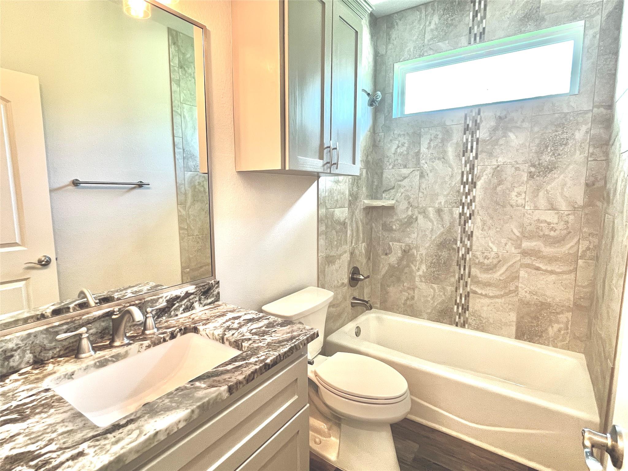 108 W Keamuku Ct, Bastrop, TX 78602