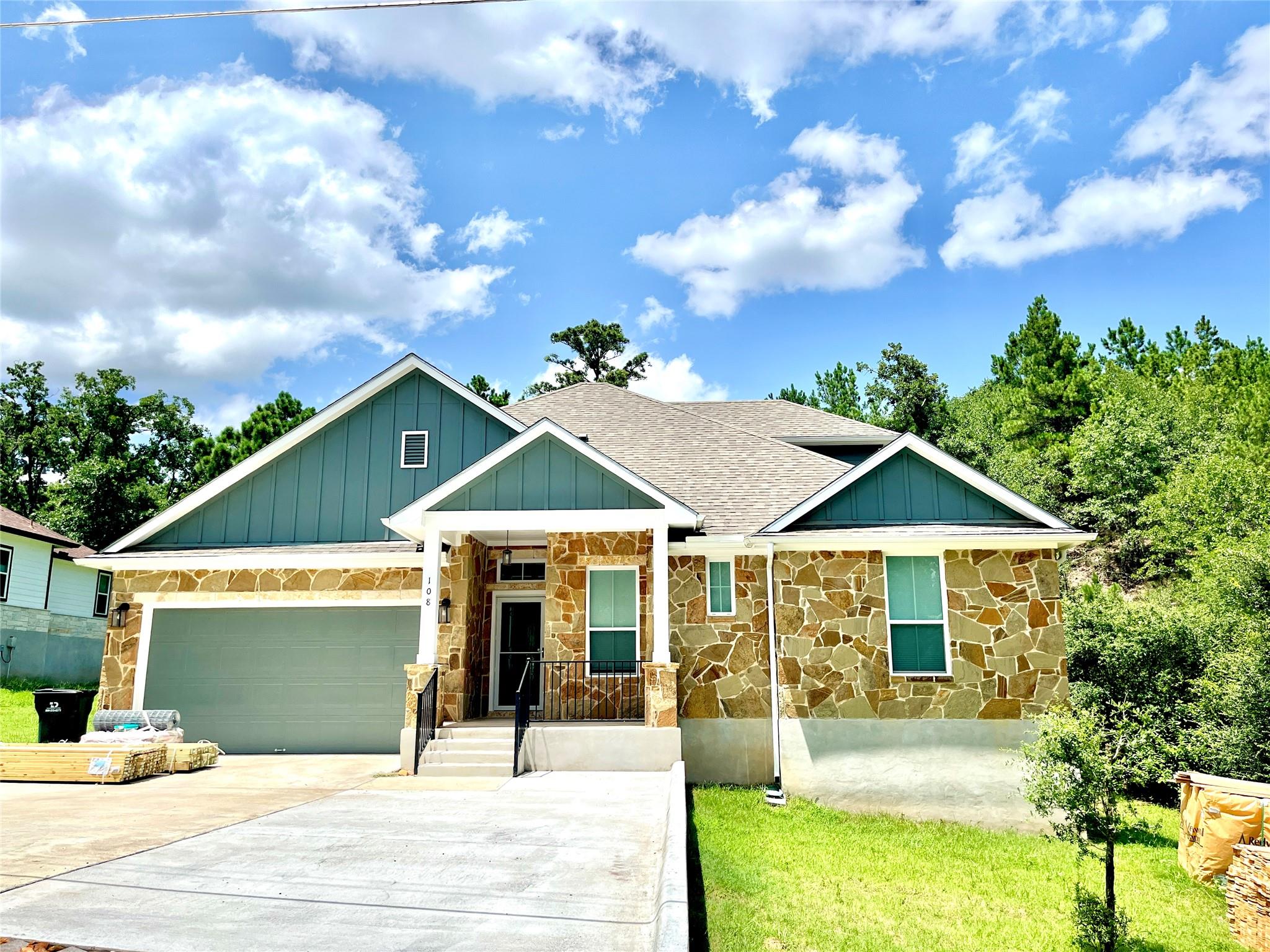 108 W Keamuku Ct, Bastrop, TX 78602