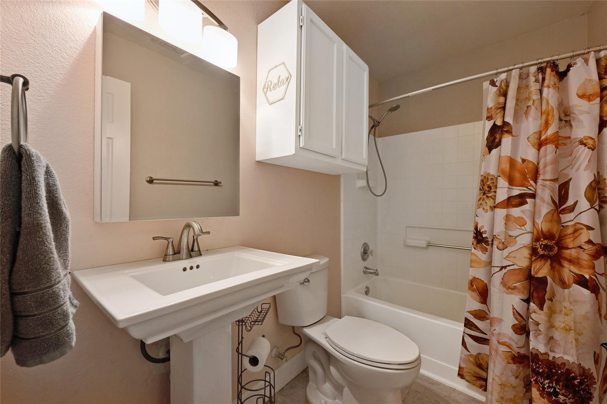 135 Salado Dr, Kyle, TX 78640