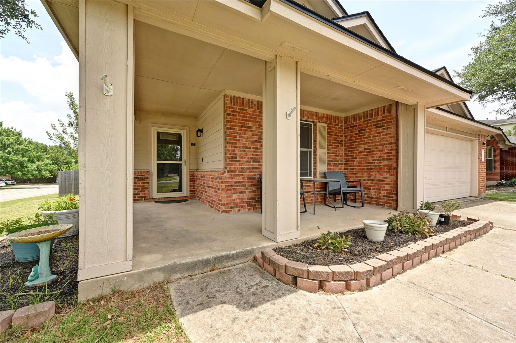 135 Salado Dr, Kyle, TX 78640