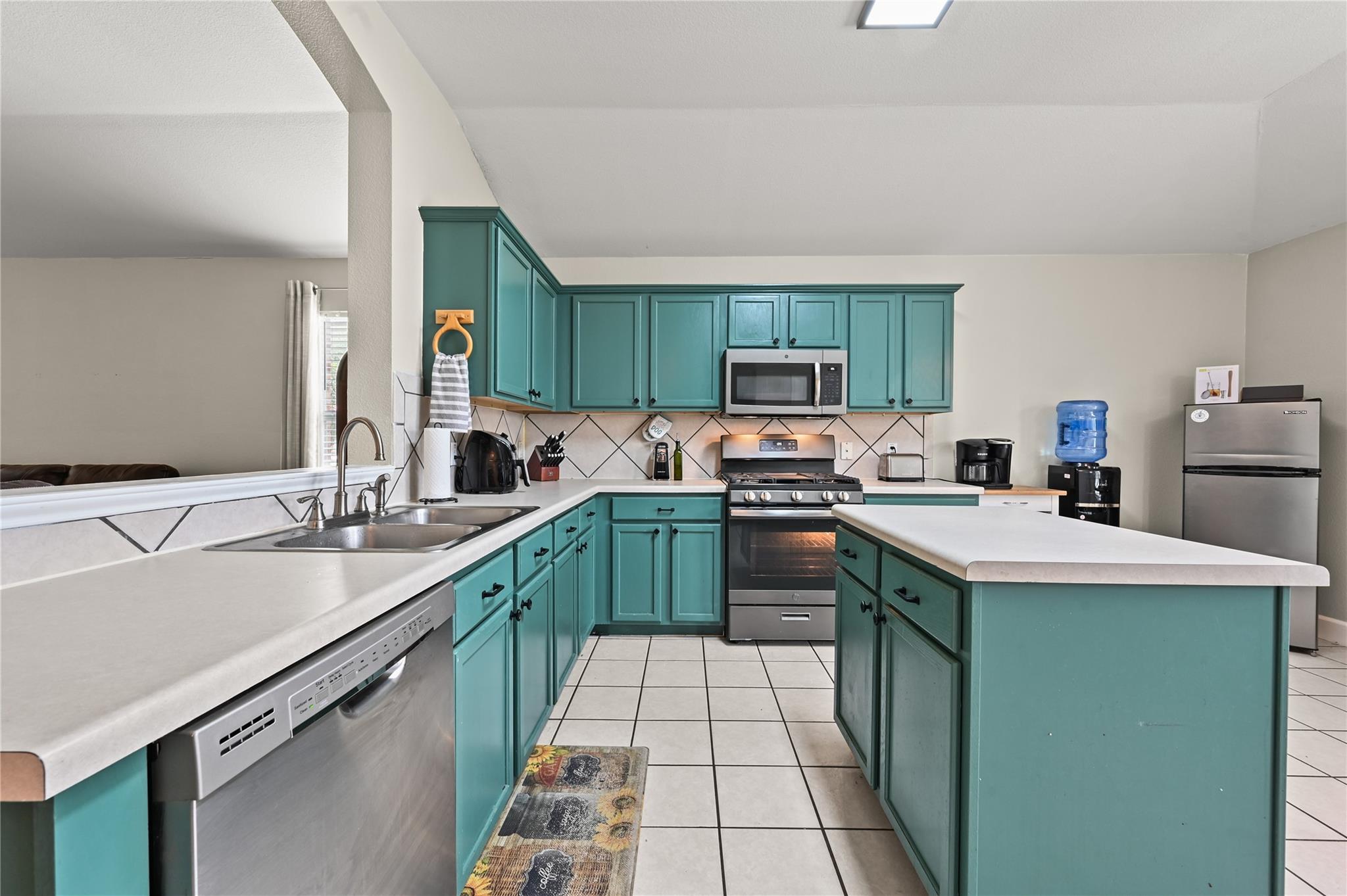 135 Salado Dr, Kyle, TX 78640