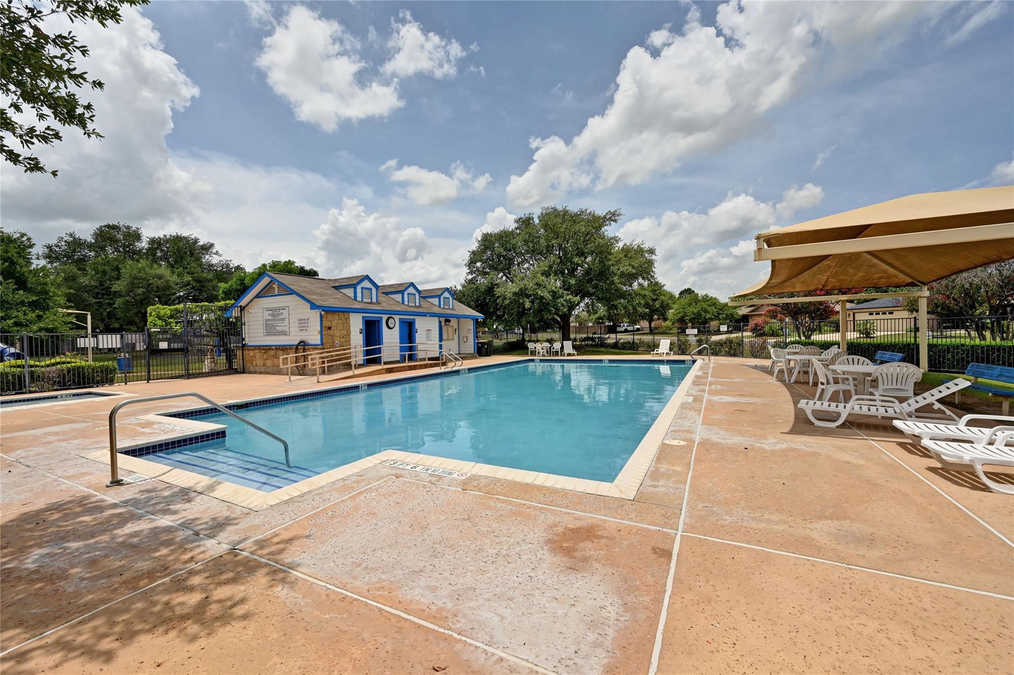 135 Salado Dr, Kyle, TX 78640