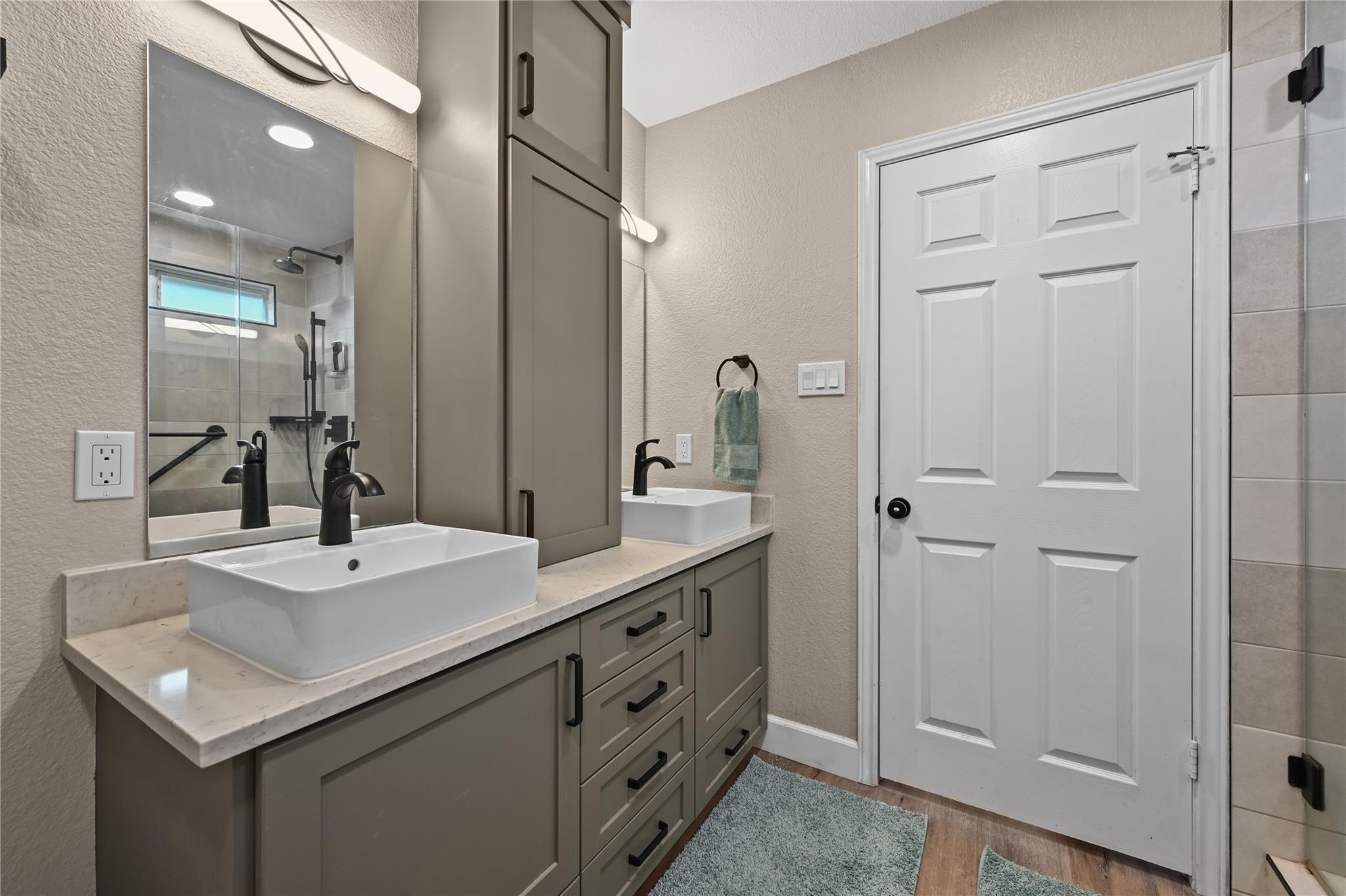 135 Salado Dr, Kyle, TX 78640