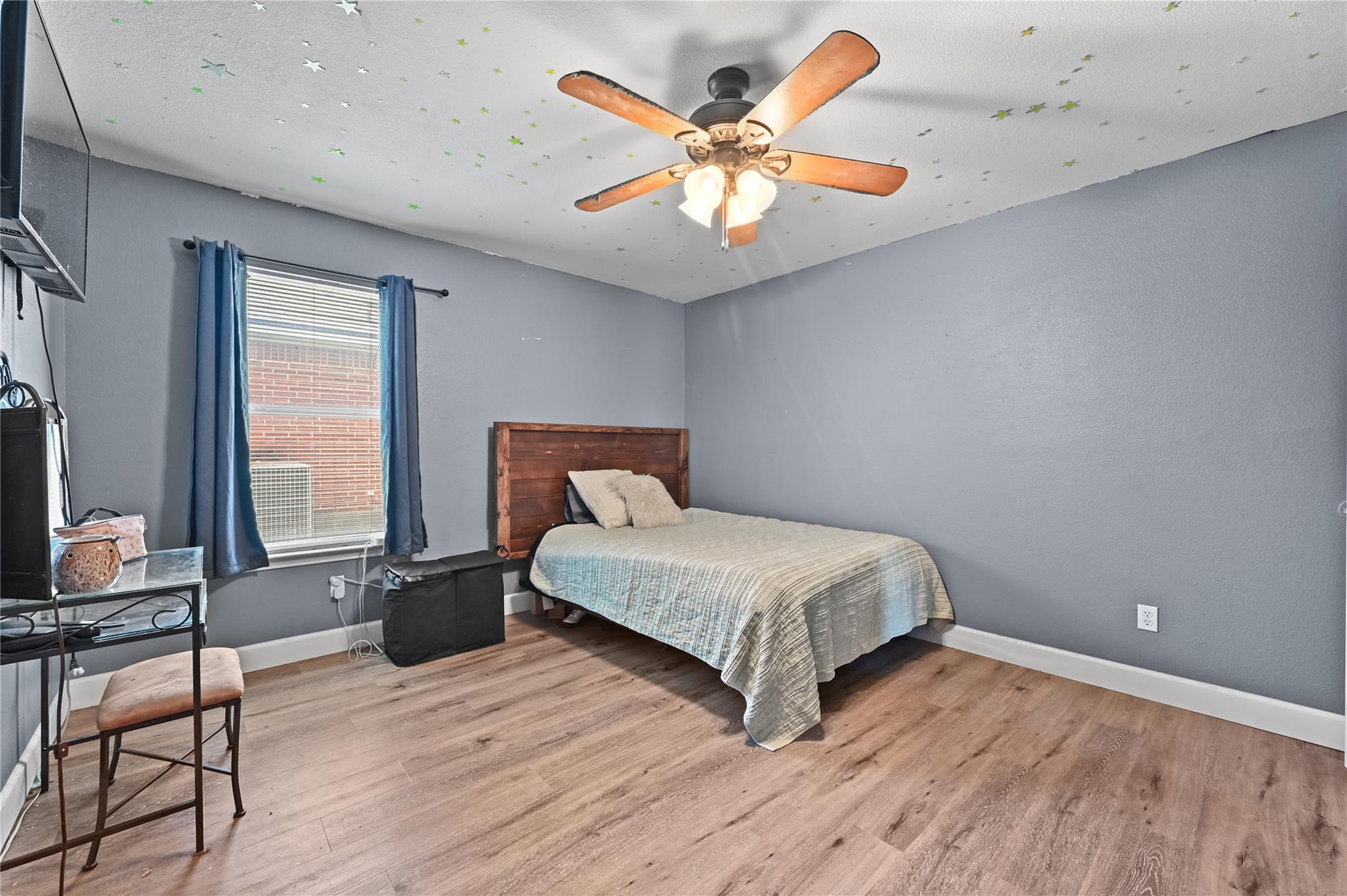 135 Salado Dr, Kyle, TX 78640