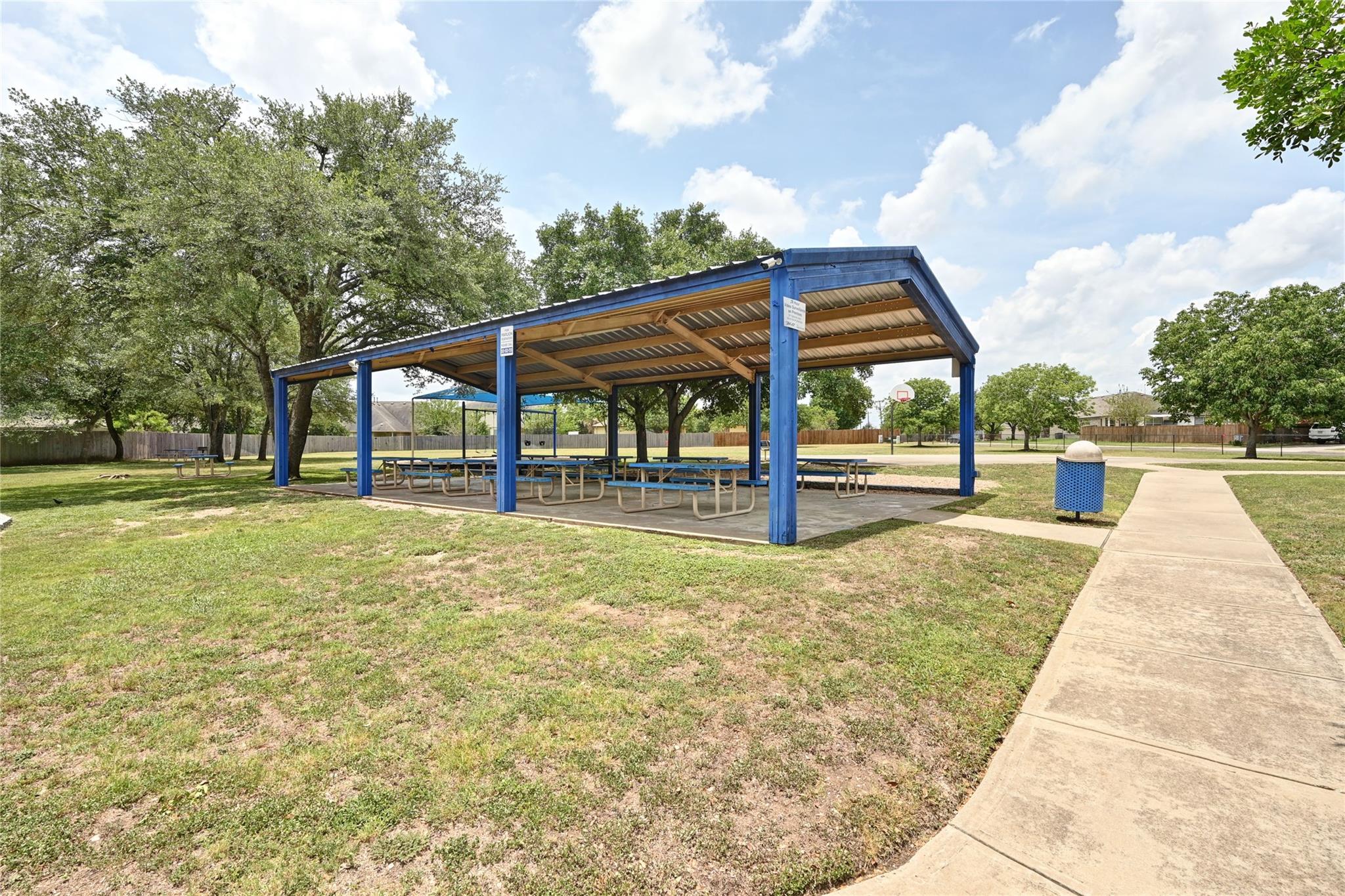 135 Salado Dr, Kyle, TX 78640