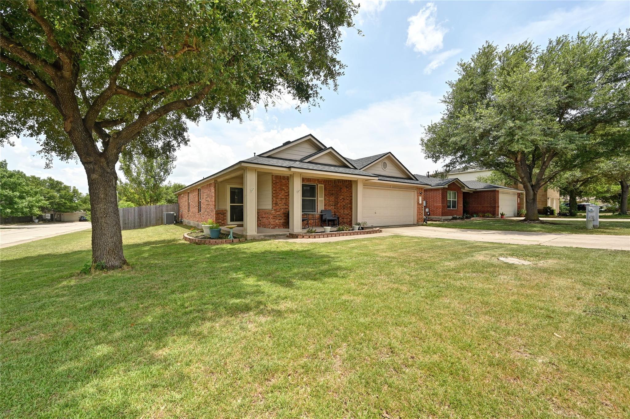 135 Salado Dr, Kyle, TX 78640