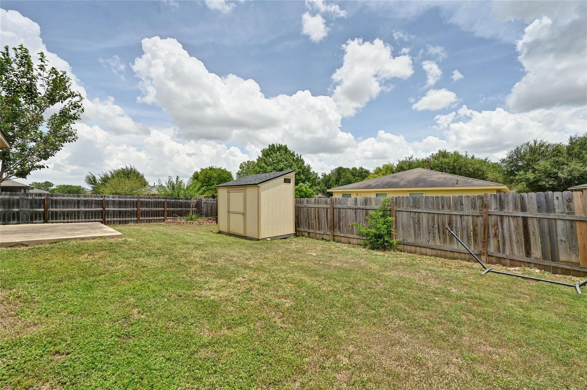135 Salado Dr, Kyle, TX 78640