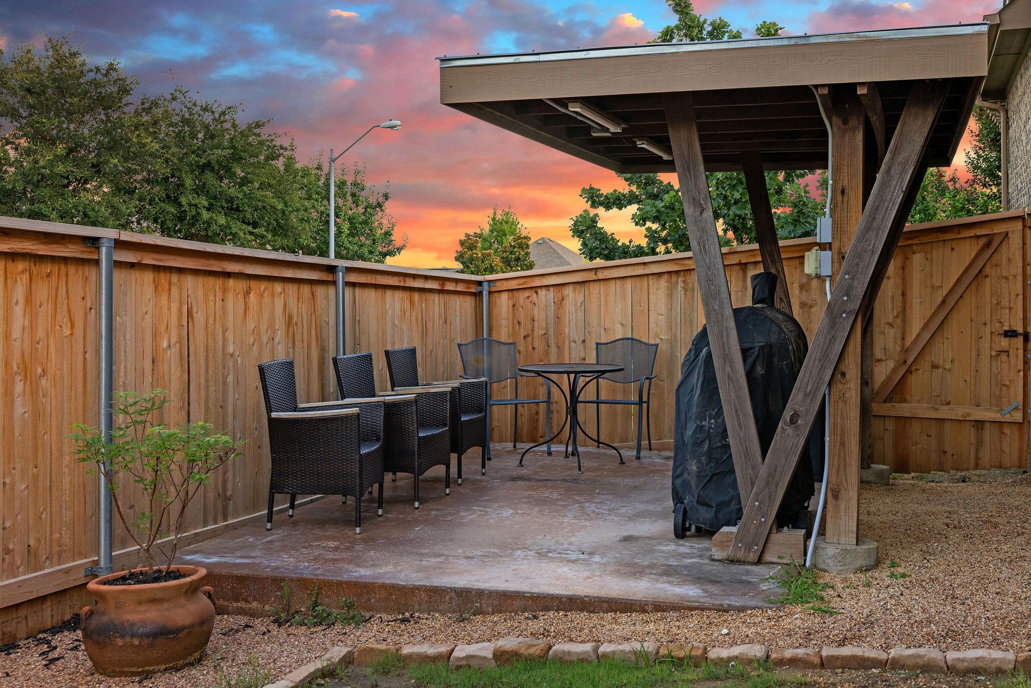 100 Crystal Cv, Round Rock, TX 78664