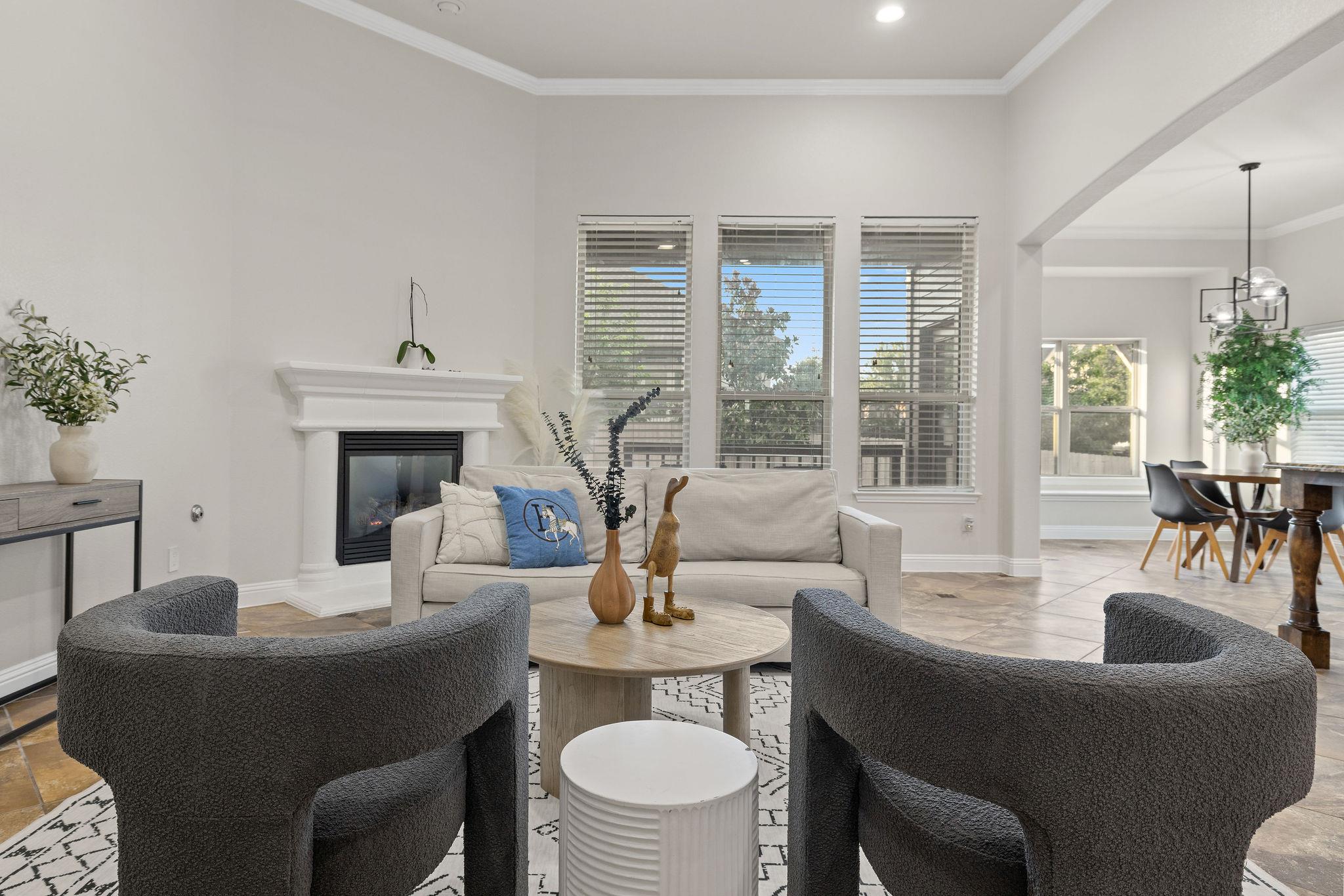 100 Crystal Cv, Round Rock, TX 78664