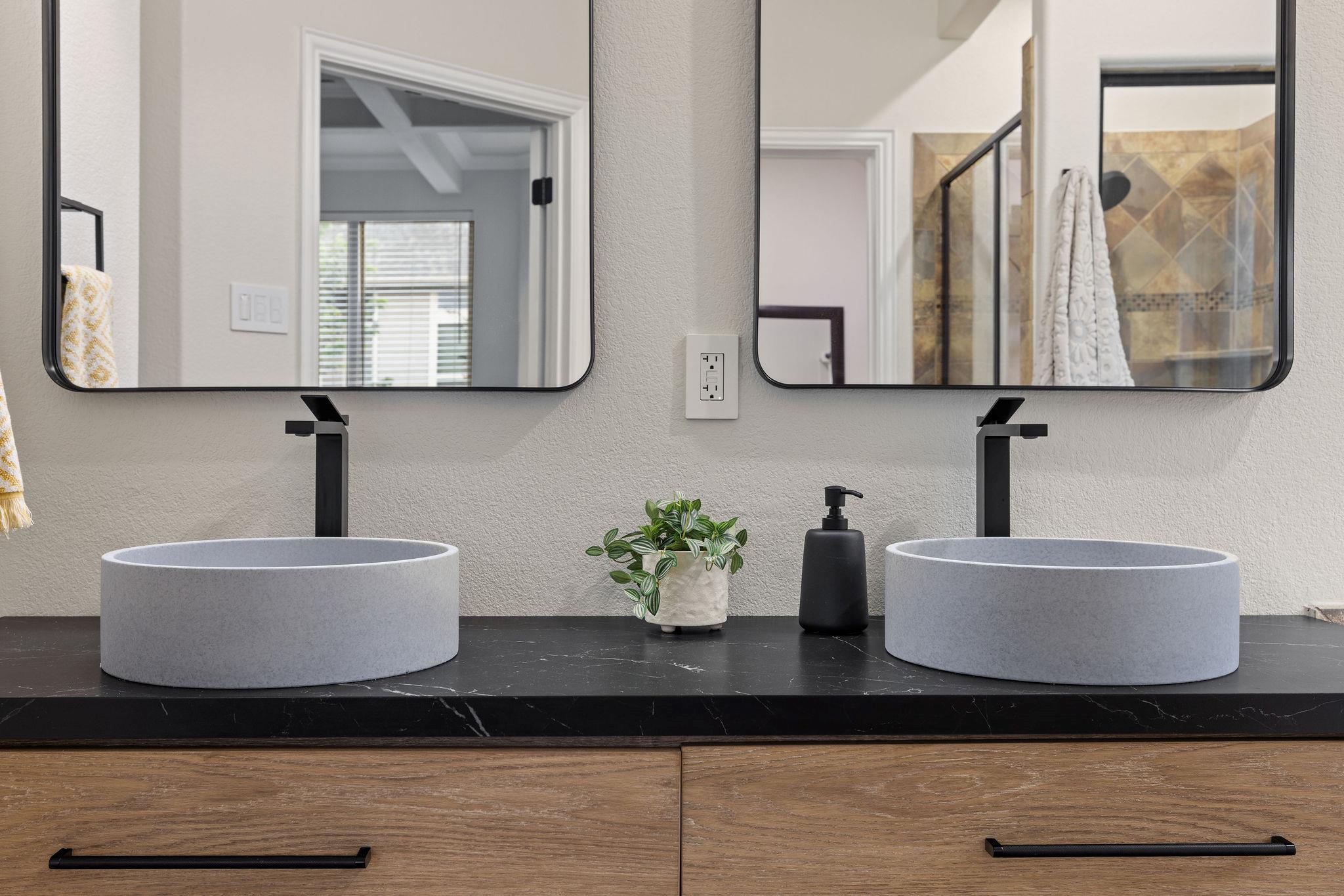 100 Crystal Cv, Round Rock, TX 78664