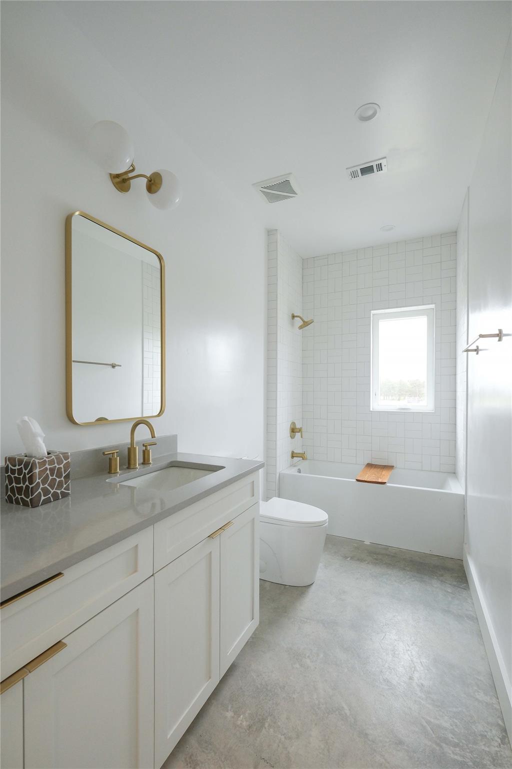 4 Shilo Cir, Wimberley, TX 78676