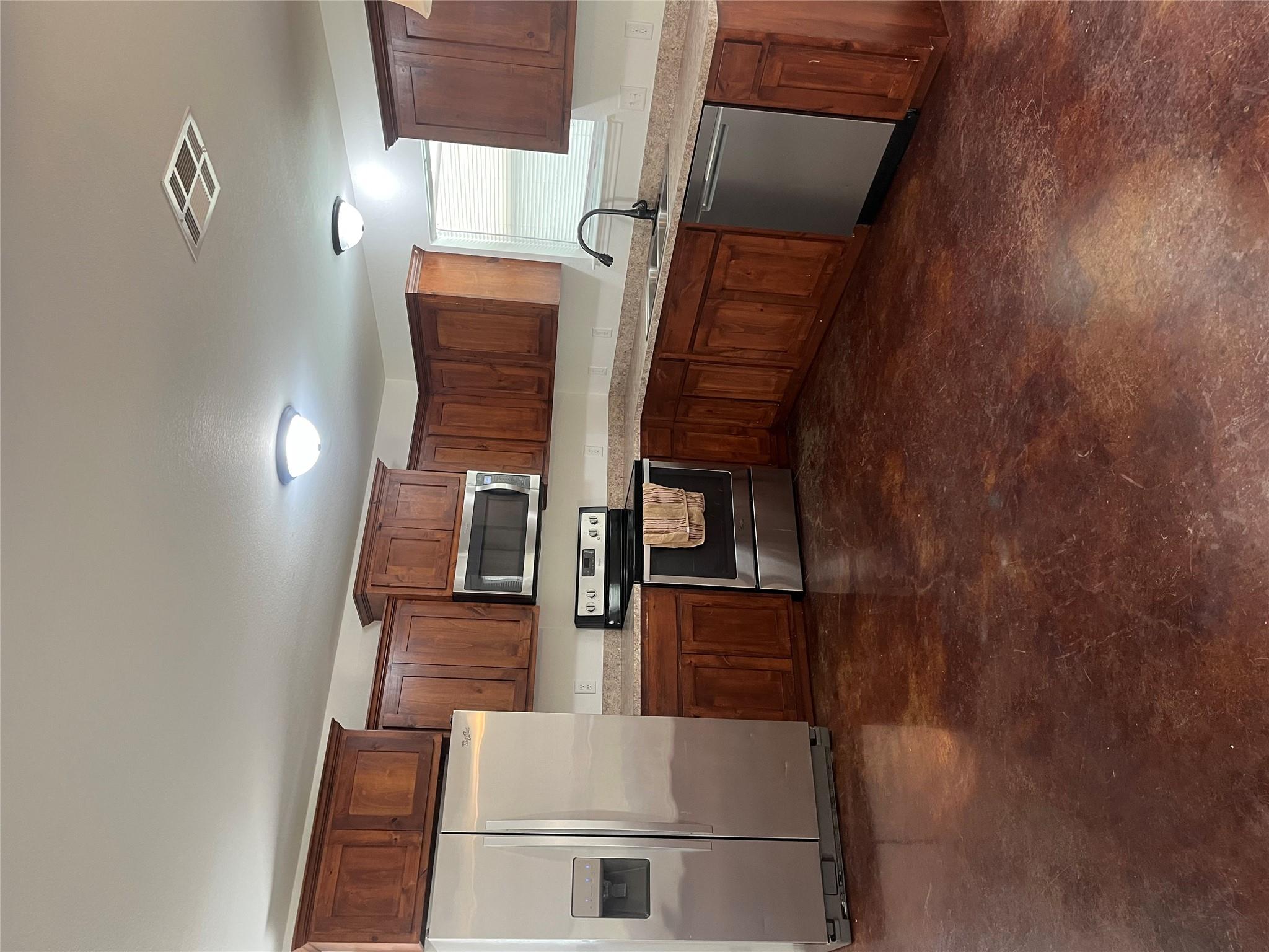 719 County Road 304, Bertram, TX 78605
