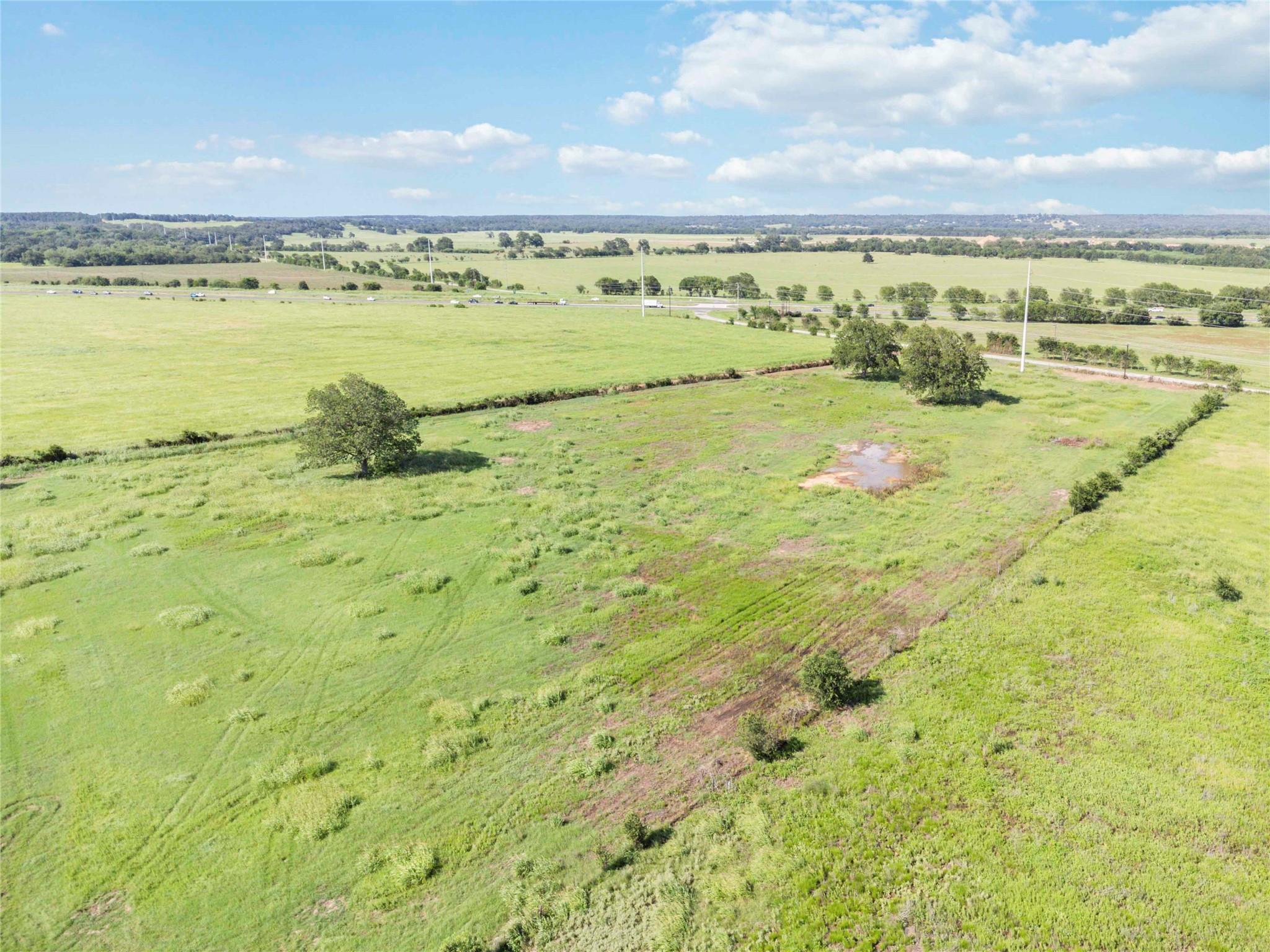 660 American Legion Rd, Smithville, TX 78957