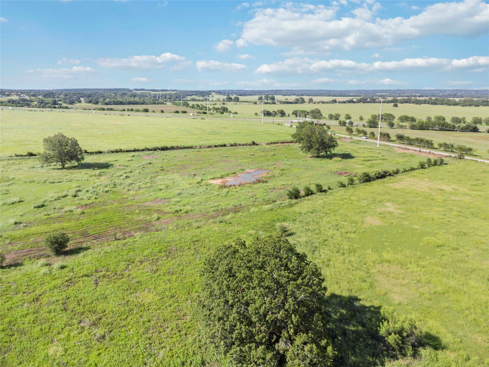 660 American Legion Rd, Smithville, TX 78957