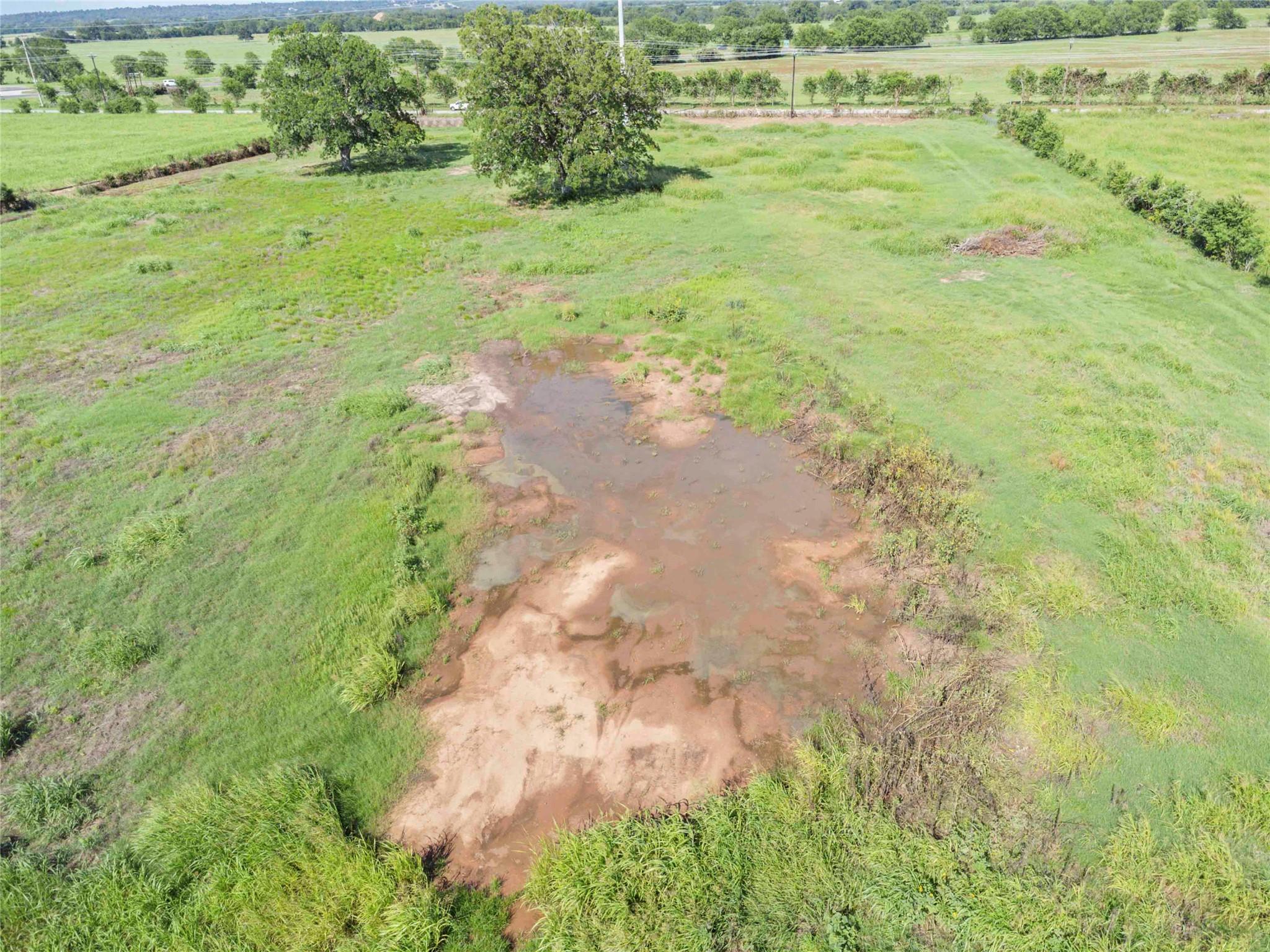 660 American Legion Rd, Smithville, TX 78957