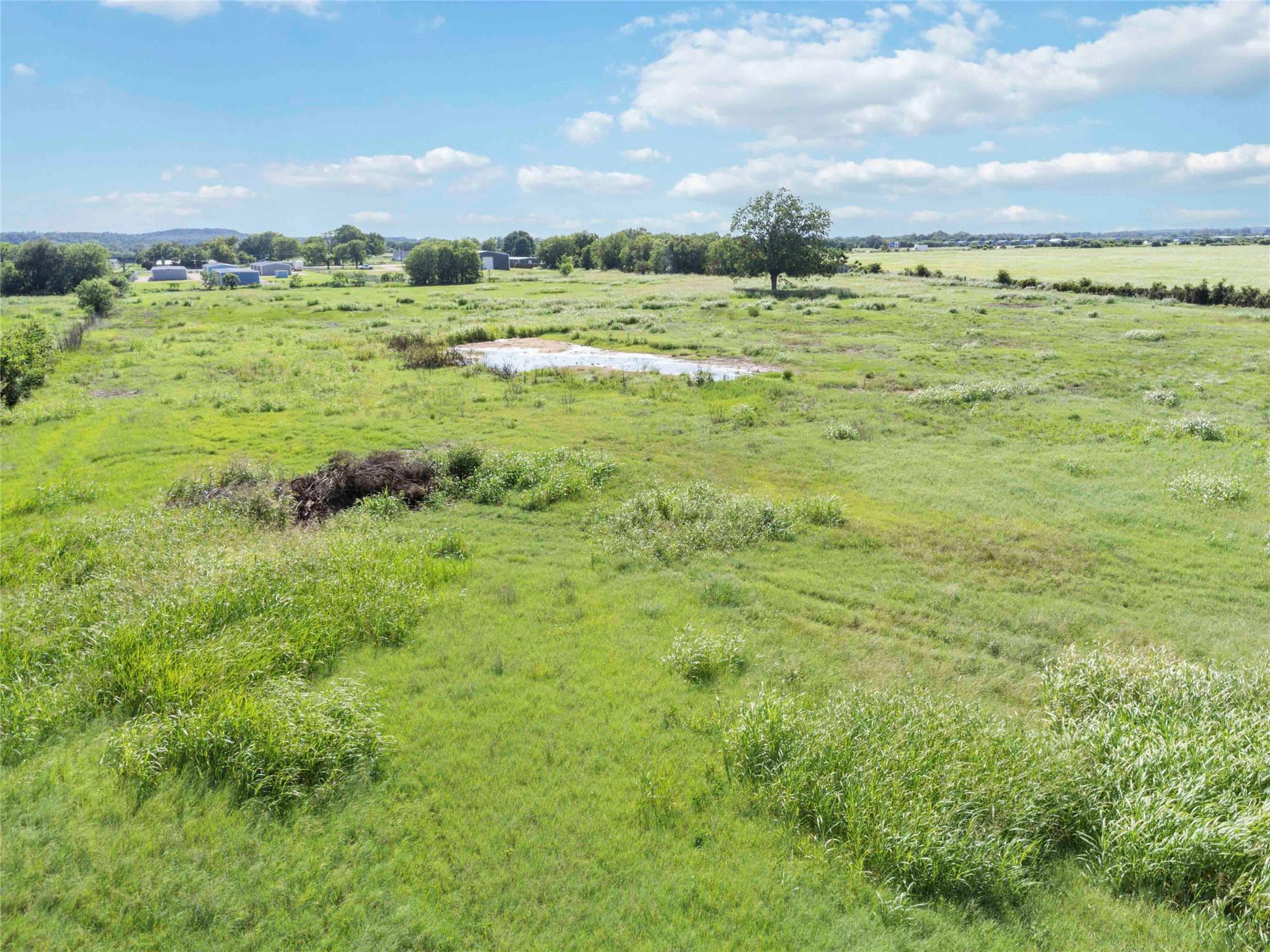 660 American Legion Rd, Smithville, TX 78957