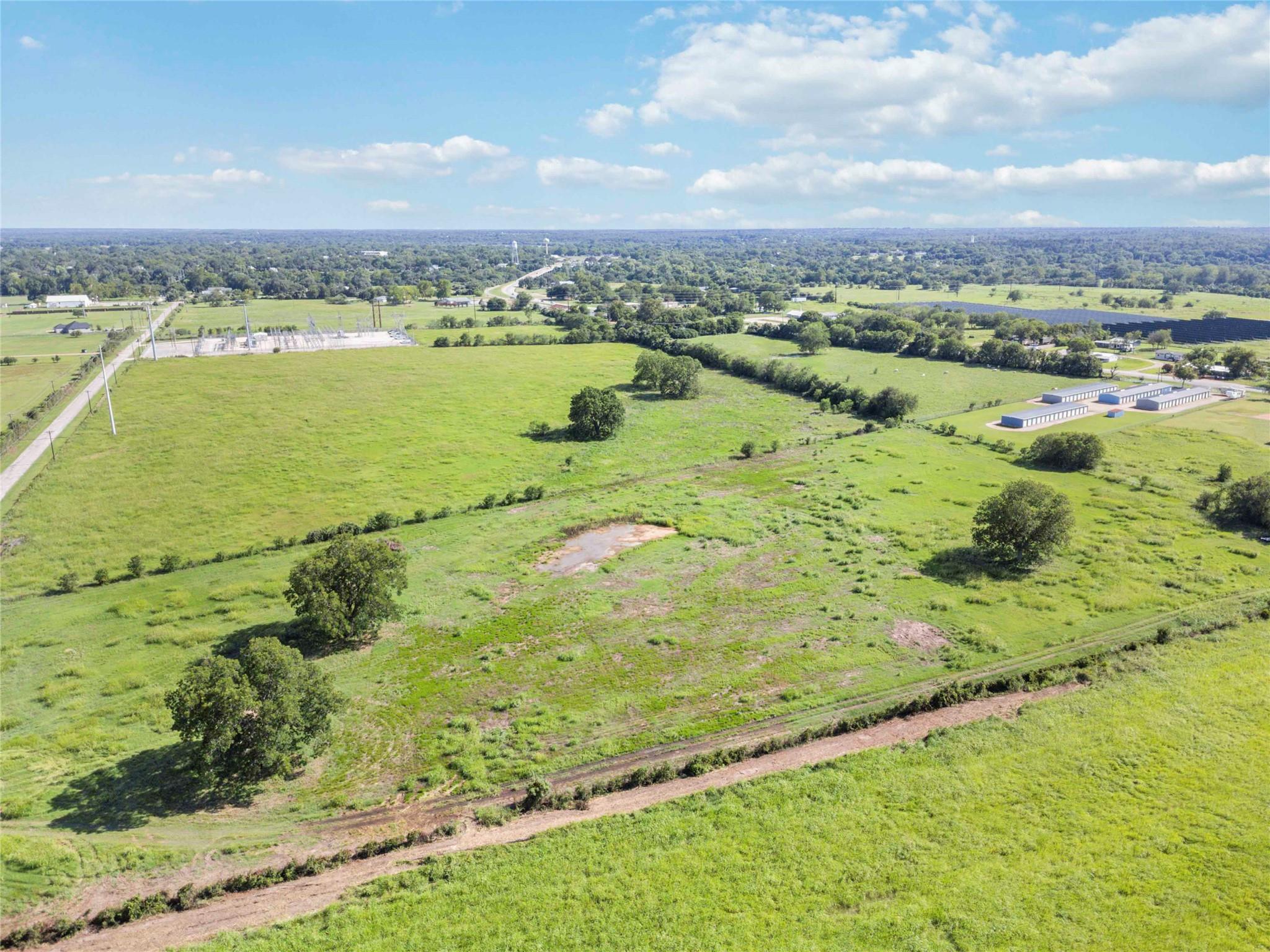 660 American Legion Rd, Smithville, TX 78957