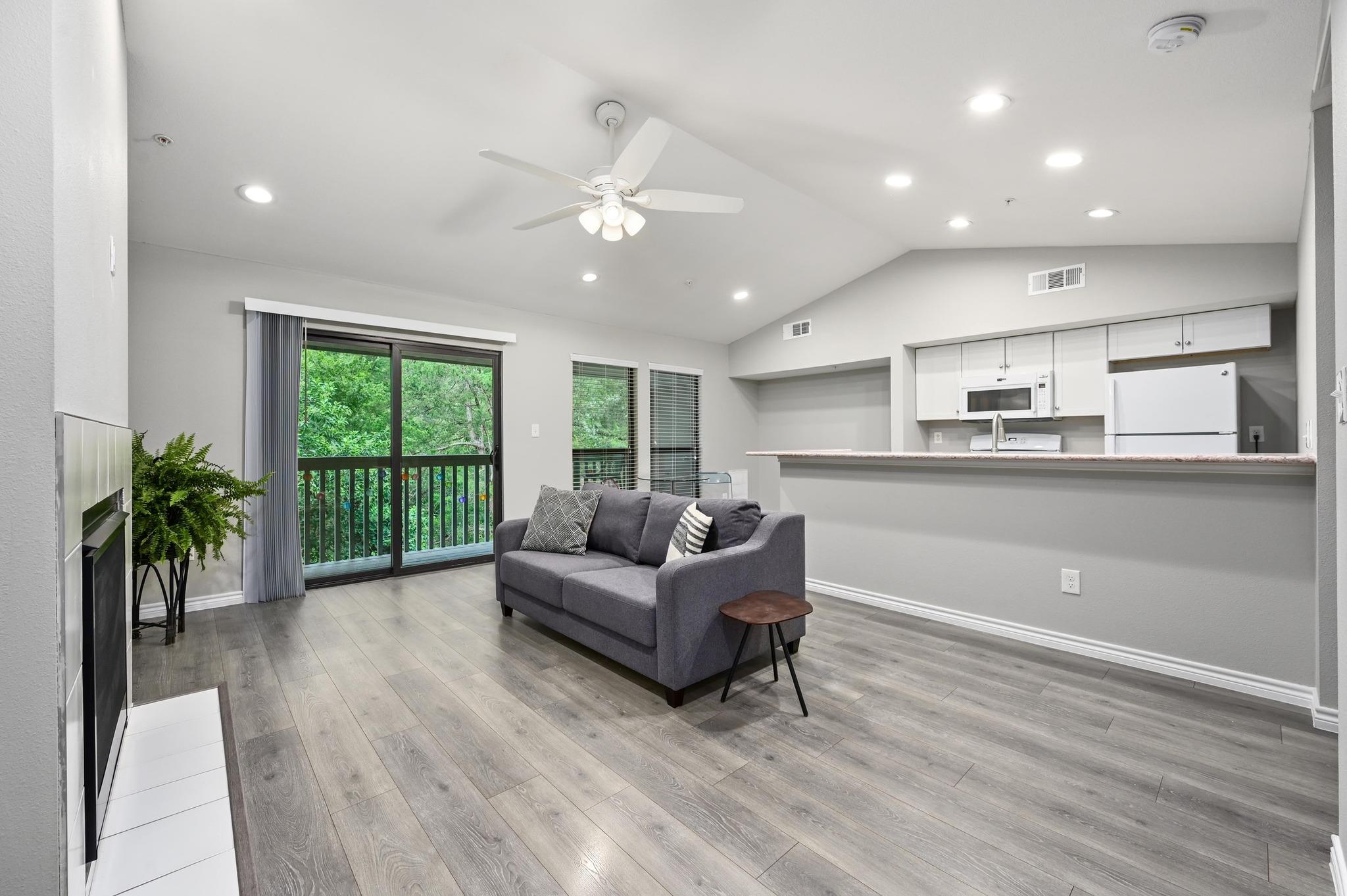 3839 Dry Creek Dr # 207, Austin, TX 78731