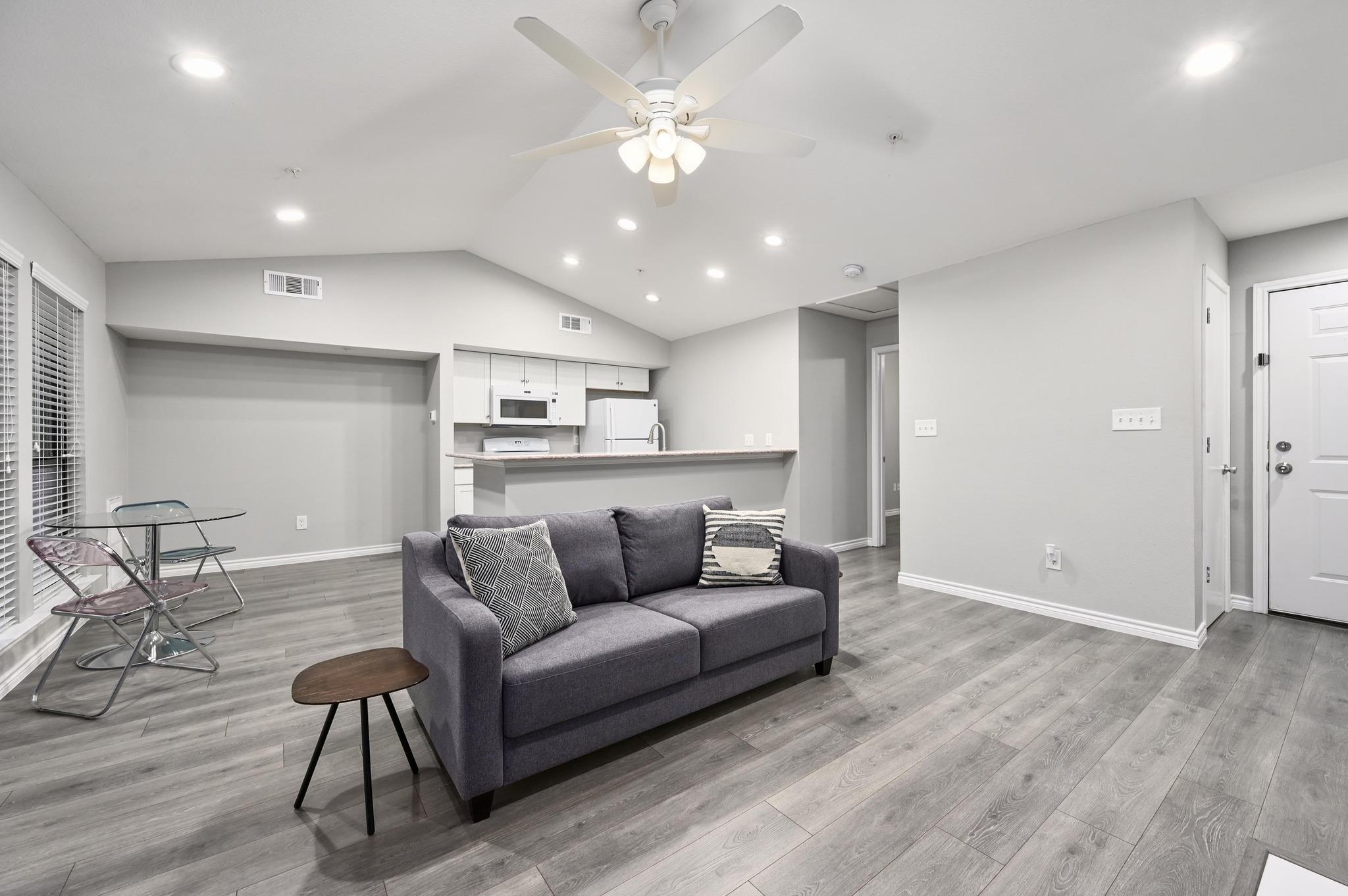 3839 Dry Creek Dr # 207, Austin, TX 78731