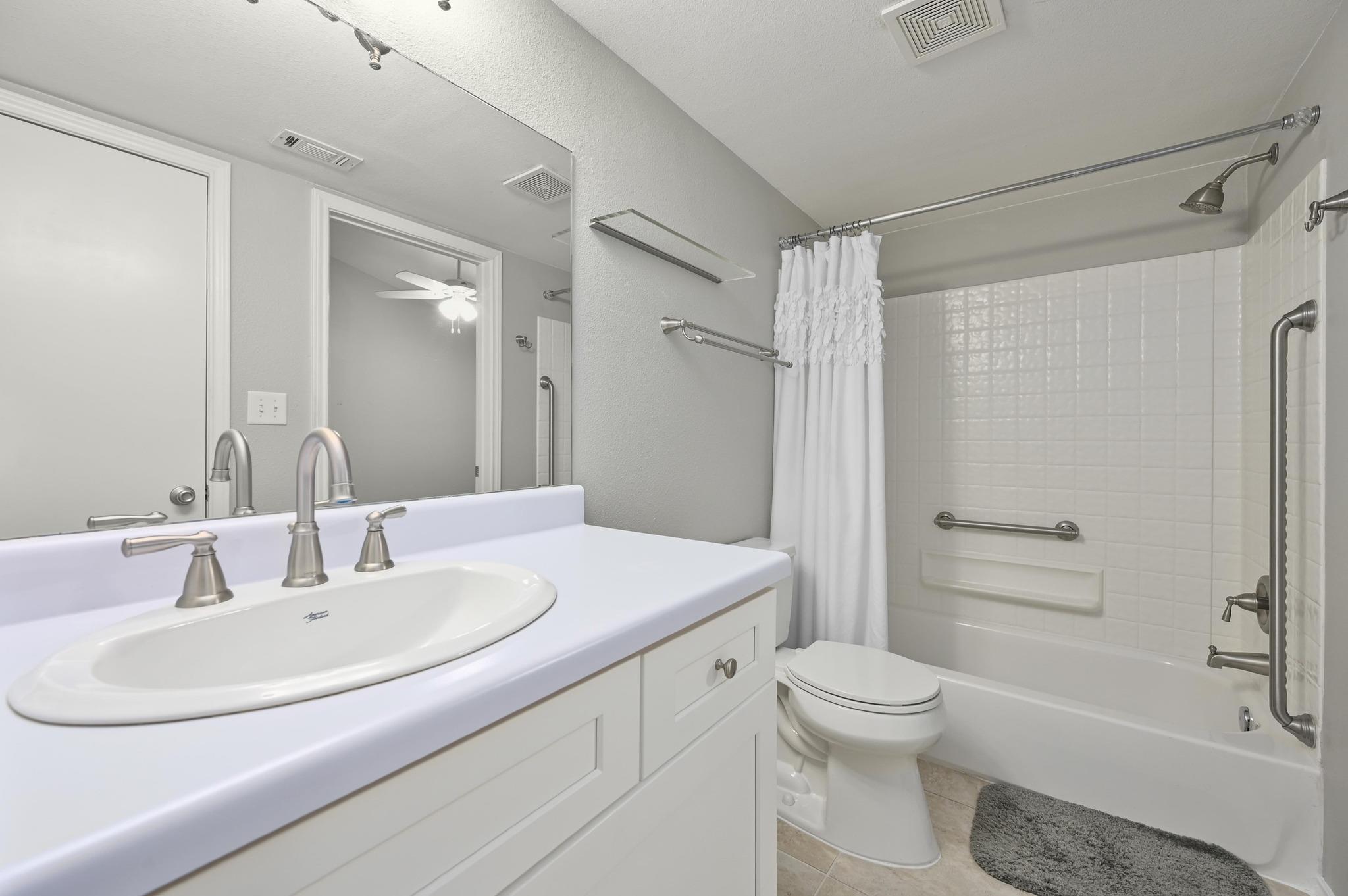 3839 Dry Creek Dr # 207, Austin, TX 78731