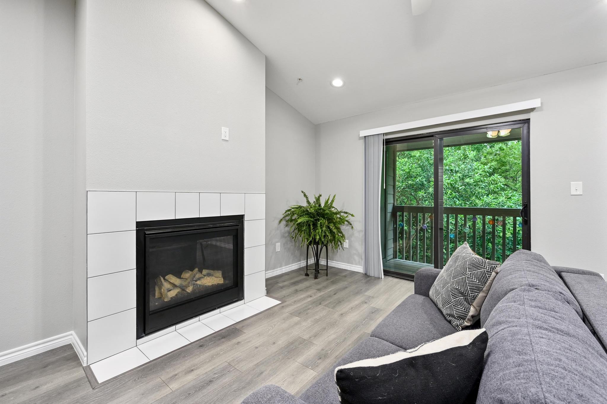 3839 Dry Creek Dr # 207, Austin, TX 78731