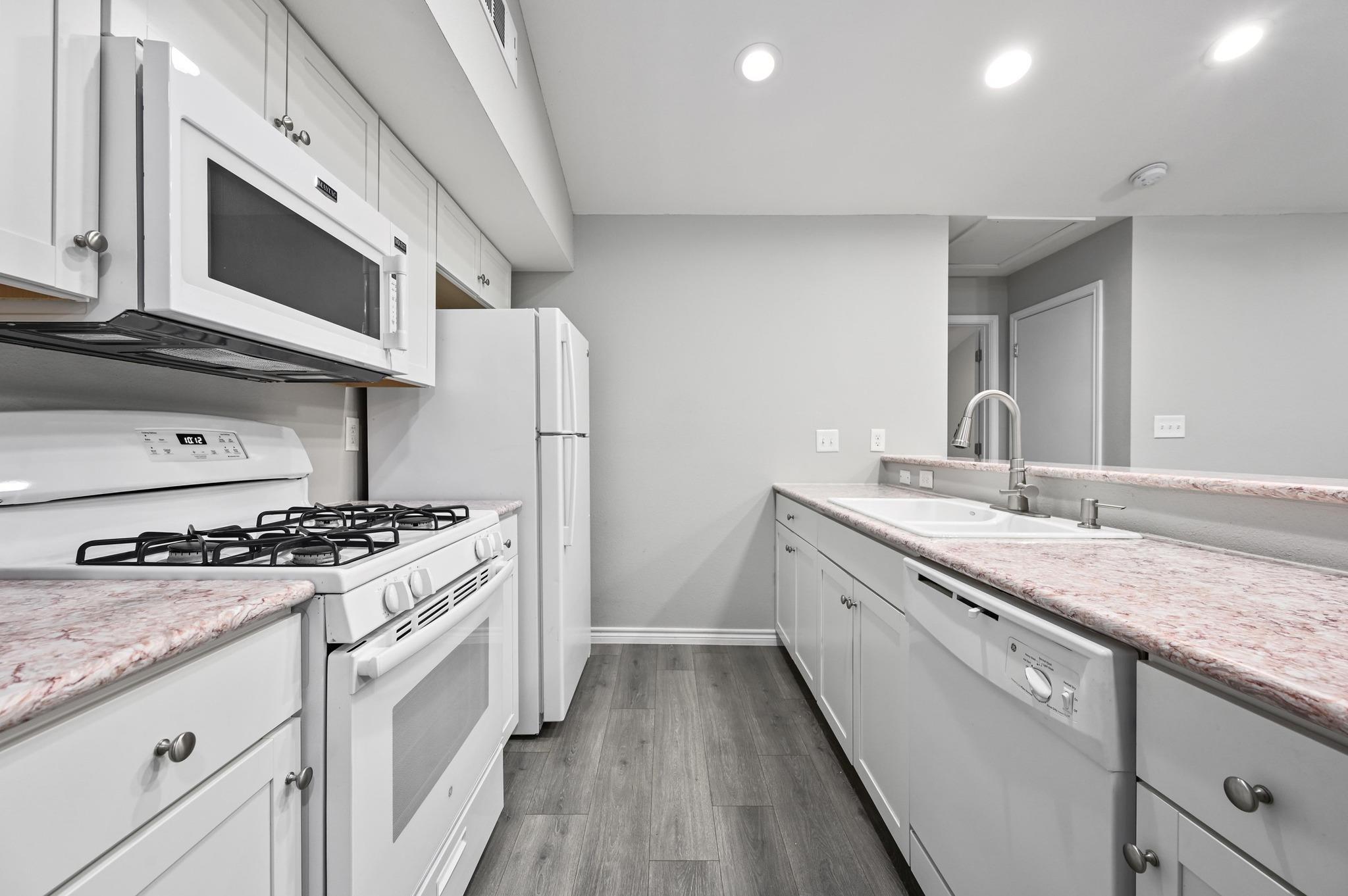 3839 Dry Creek Dr # 207, Austin, TX 78731