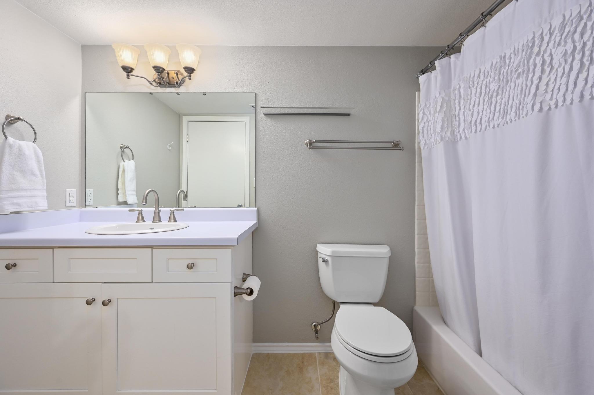 3839 Dry Creek Dr # 207, Austin, TX 78731