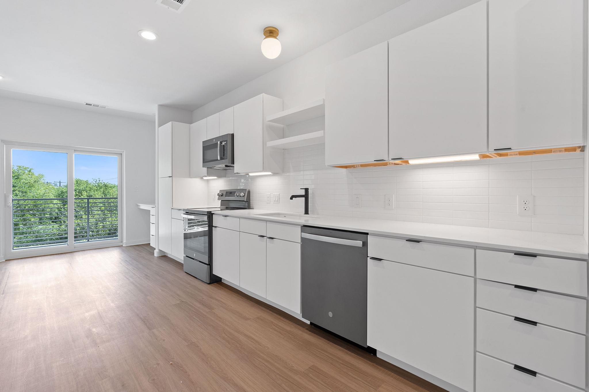 100 W Mockingbird Ln # 307, Austin, TX 78745